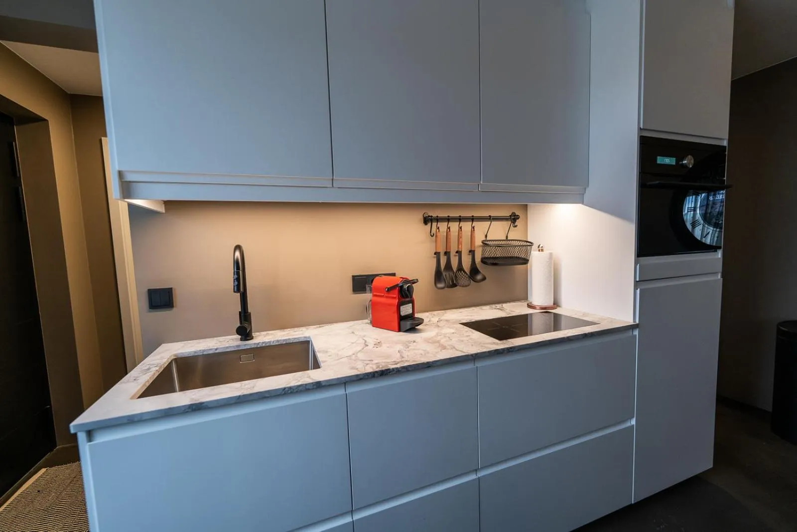 Kitchen or kitchenette in Keflavik Luxury apartment - KLA