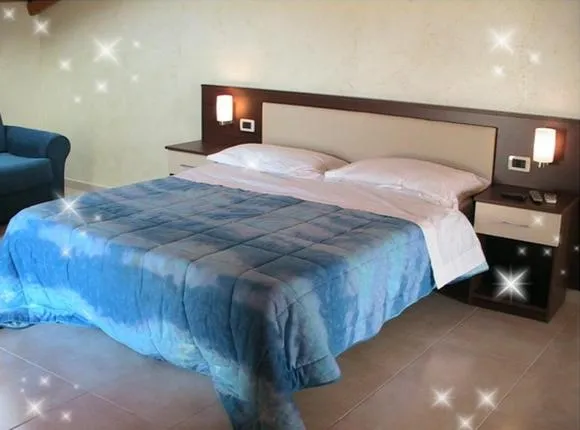 Photo of the whole room, Bed in B&B Suite