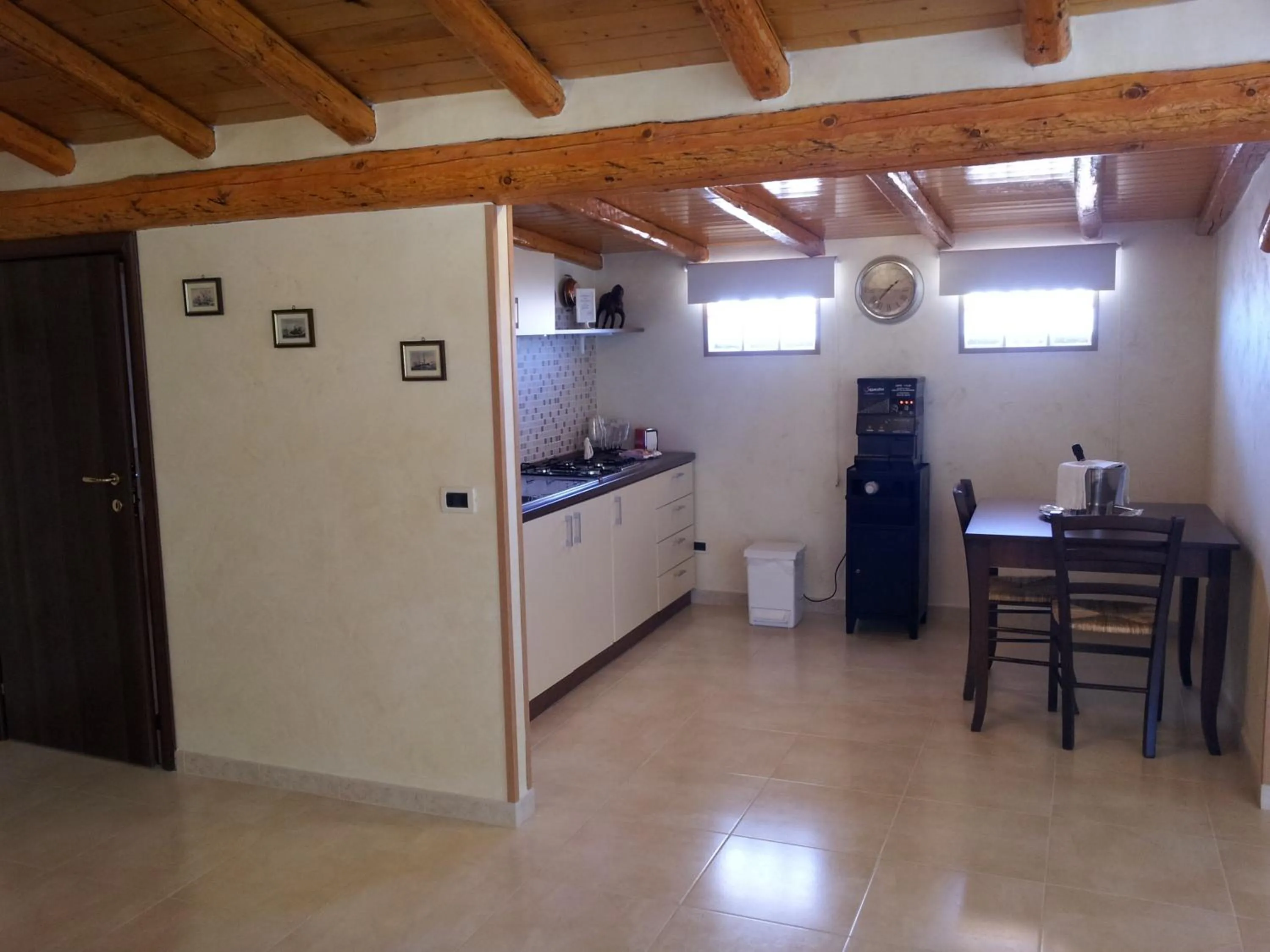 Kitchen or kitchenette in B&B Suite