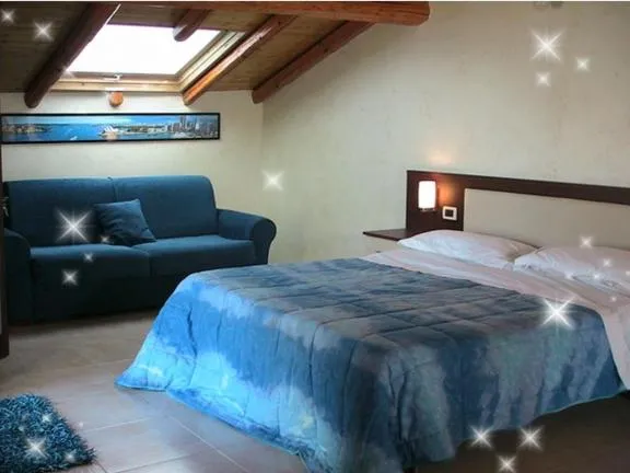 Photo of the whole room, Bed in B&B Suite