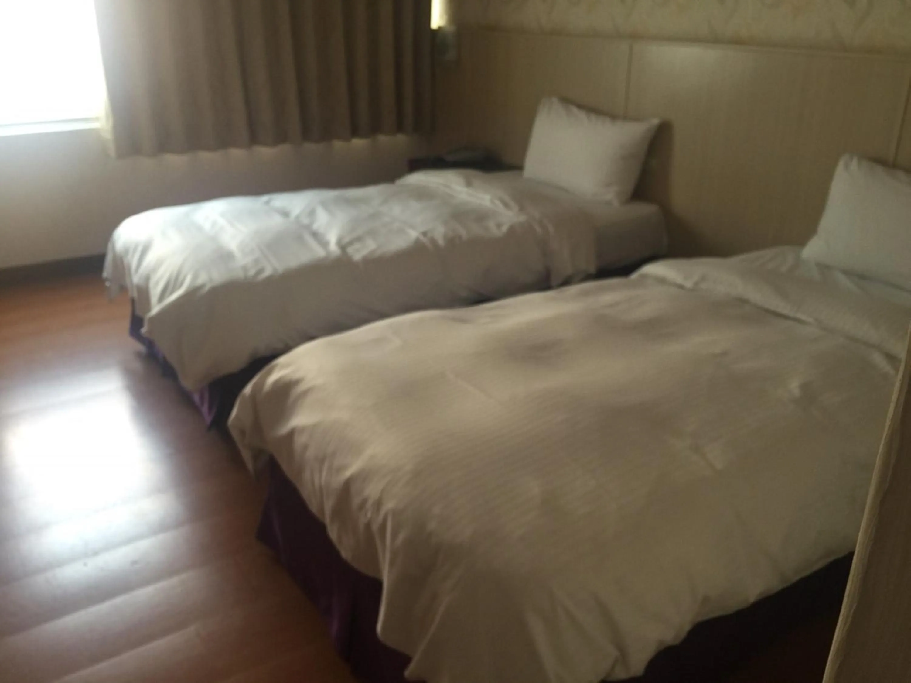 Photo of the whole room, Bed in Long Siang Hotel