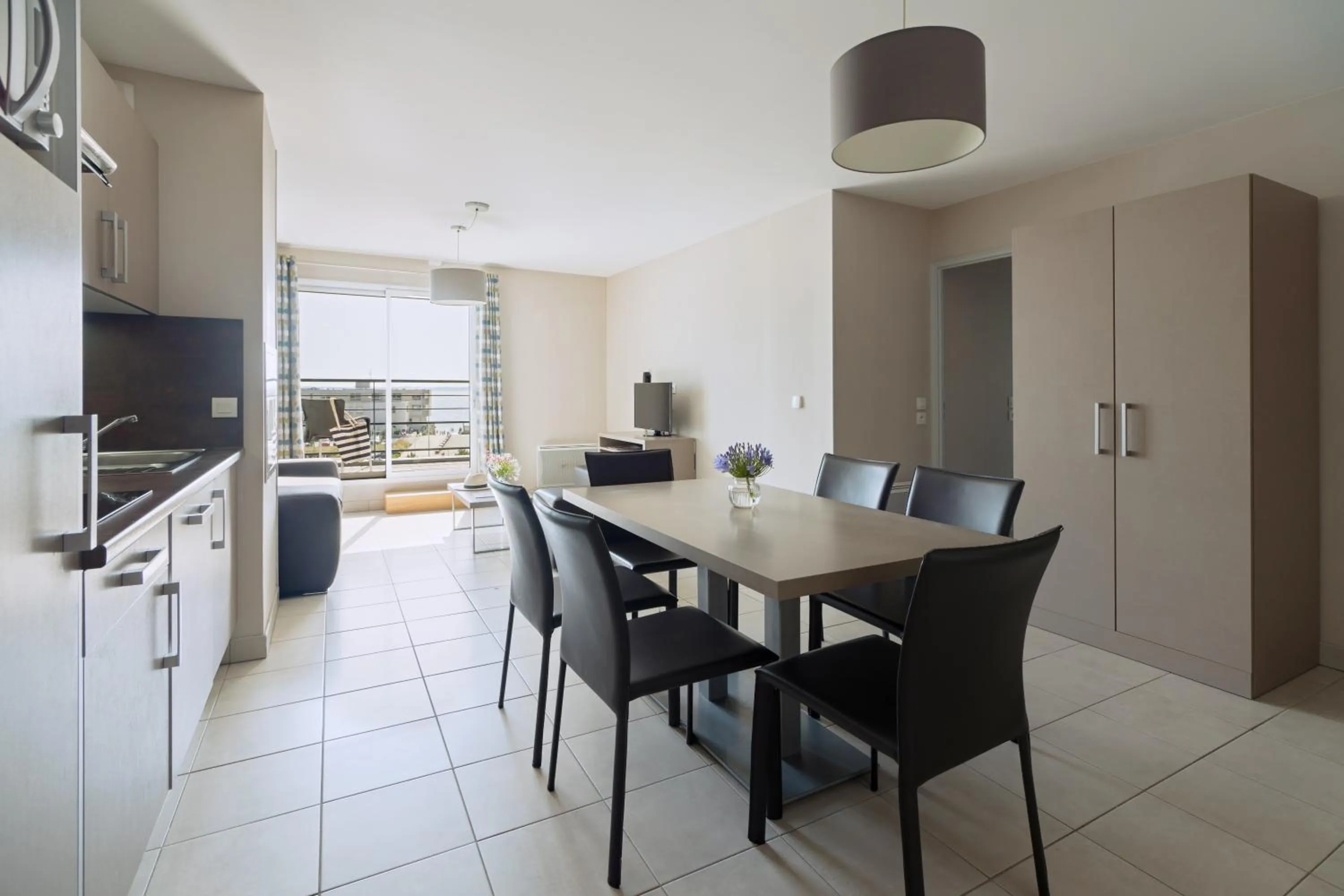 Kitchen or kitchenette in Residence Thalasso Concarneau