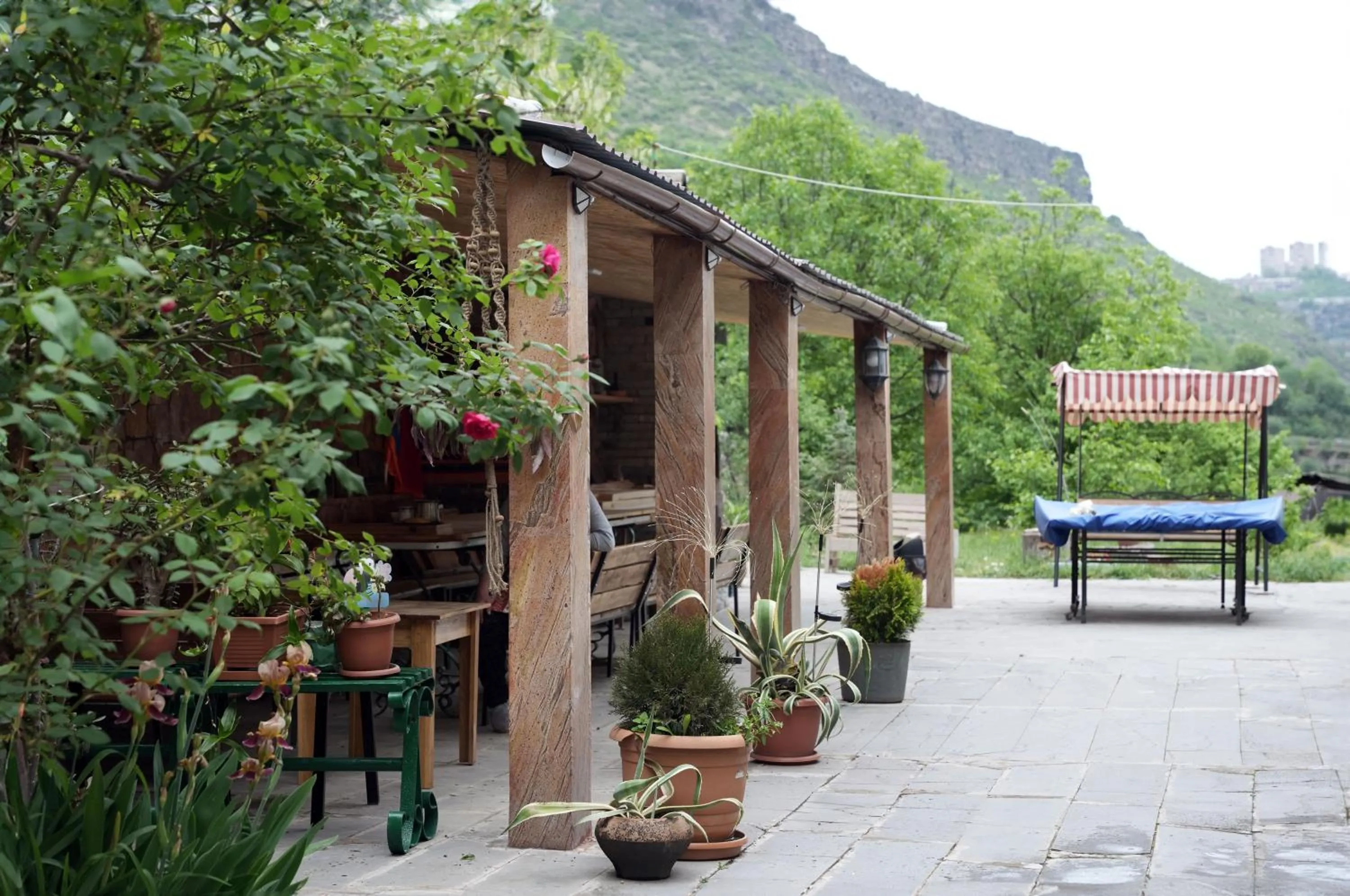 IRIS B&B in DEBED CANYON