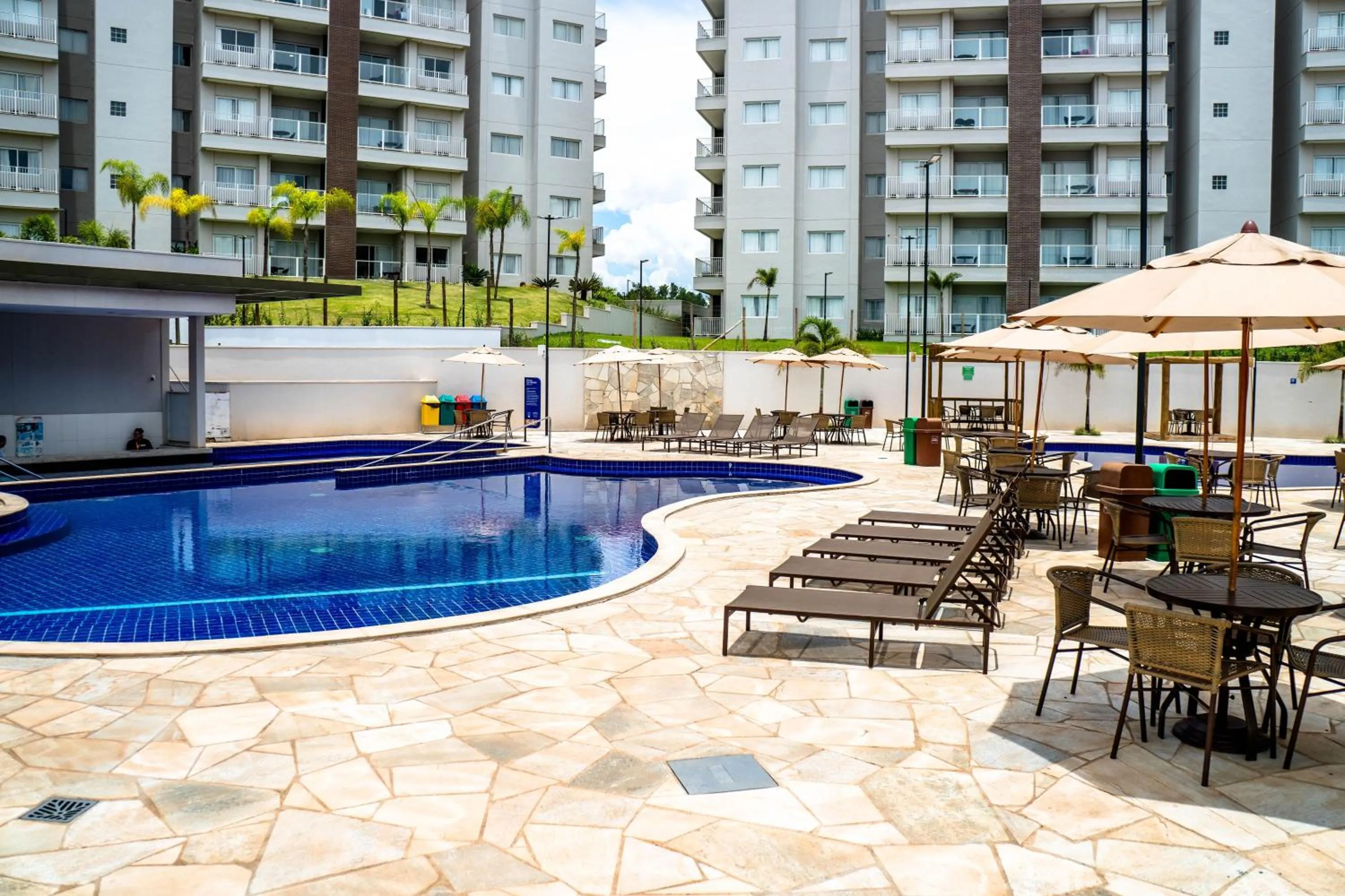 Pool view in Lagoa EcoTowers Resort - LAGOA OFICIAL