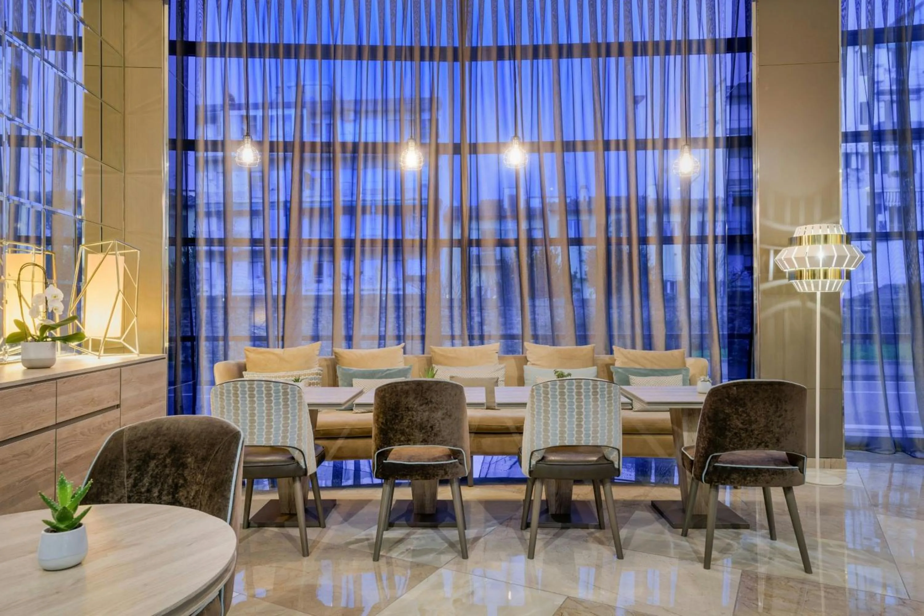Lounge or bar in AC Hotel Firenze by Marriott