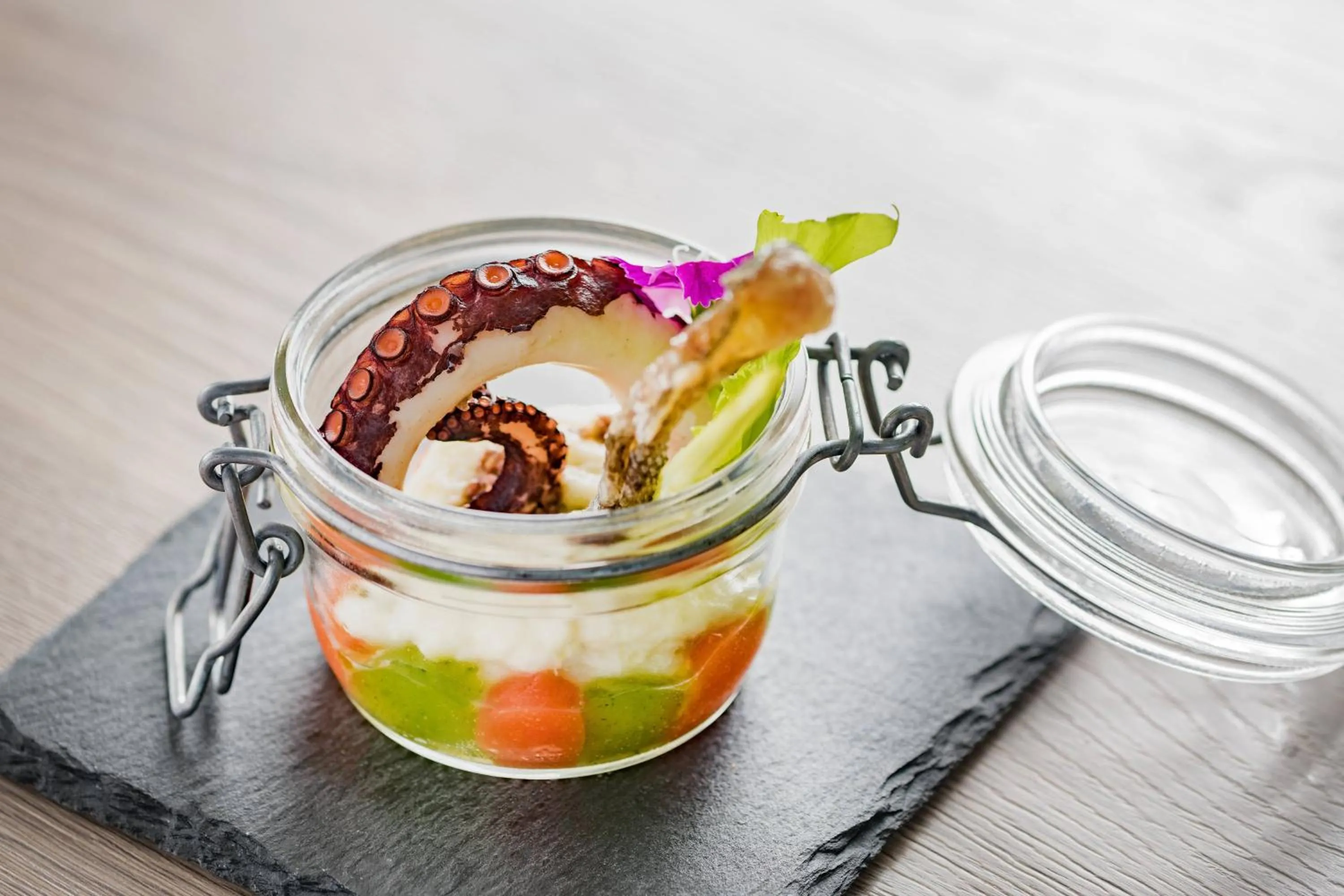 Lounge or bar in AC Hotel Firenze by Marriott