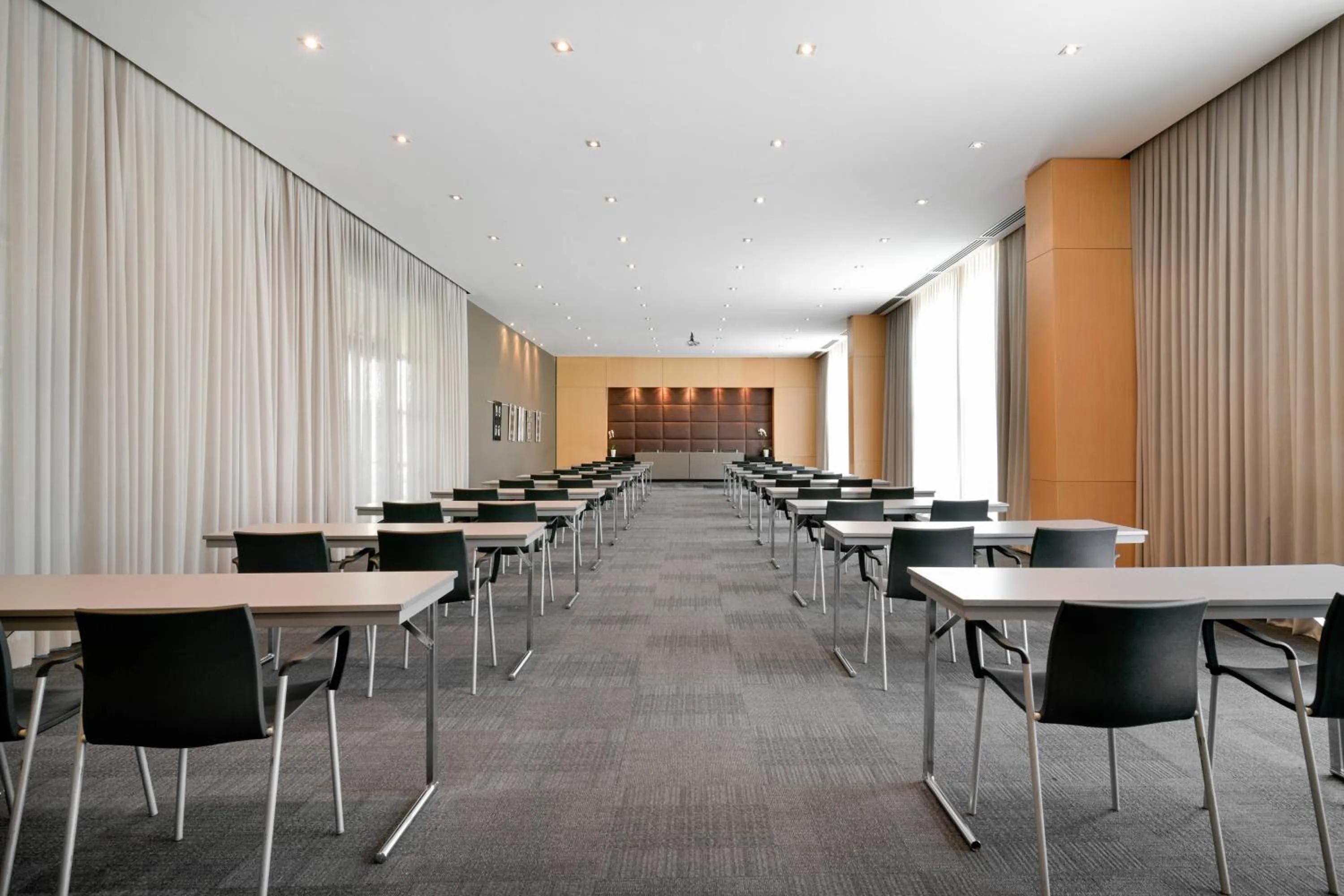 Meeting/conference room in AC Hotel Firenze by Marriott