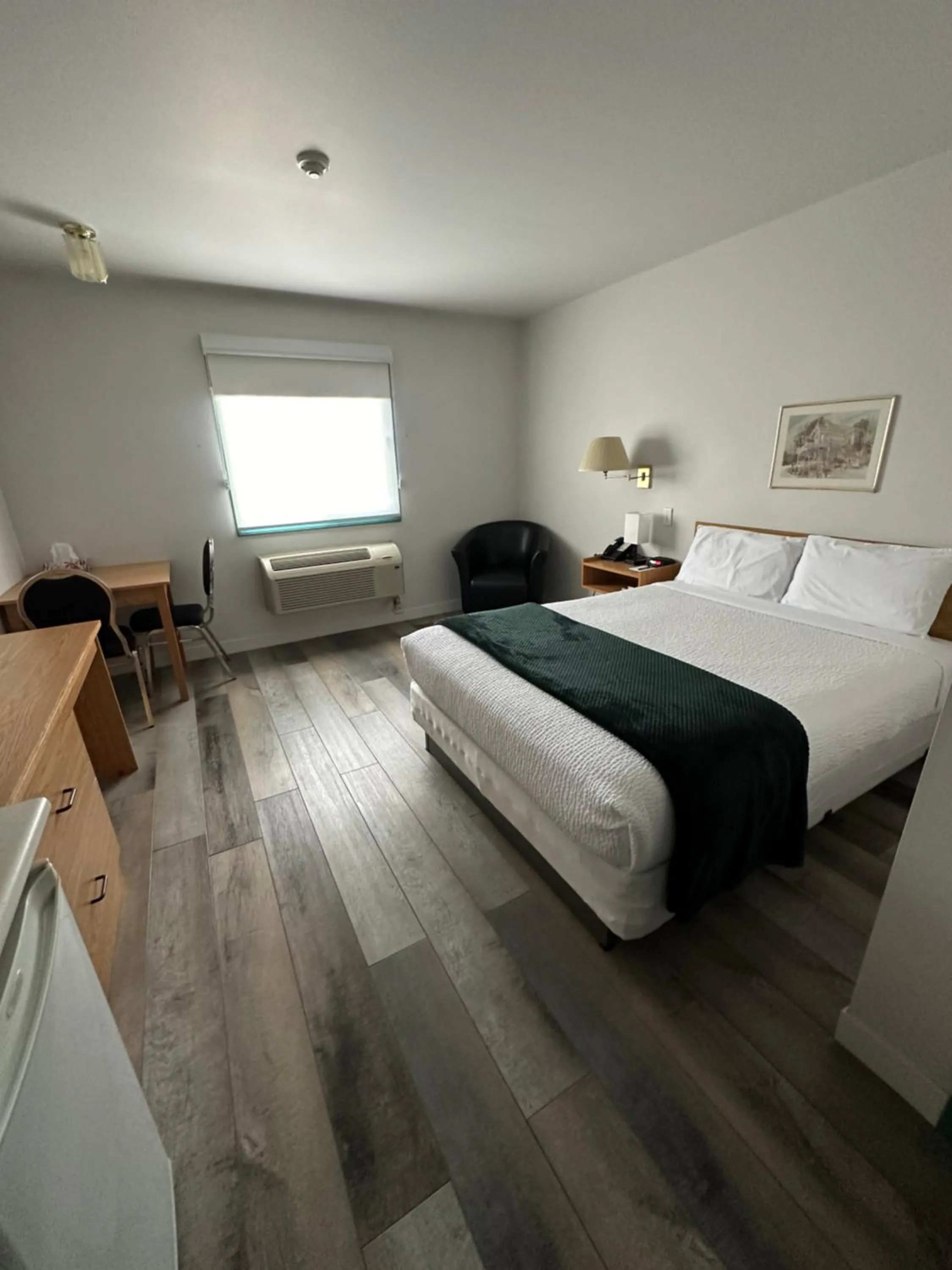 Bed in Sleep Suite Motel