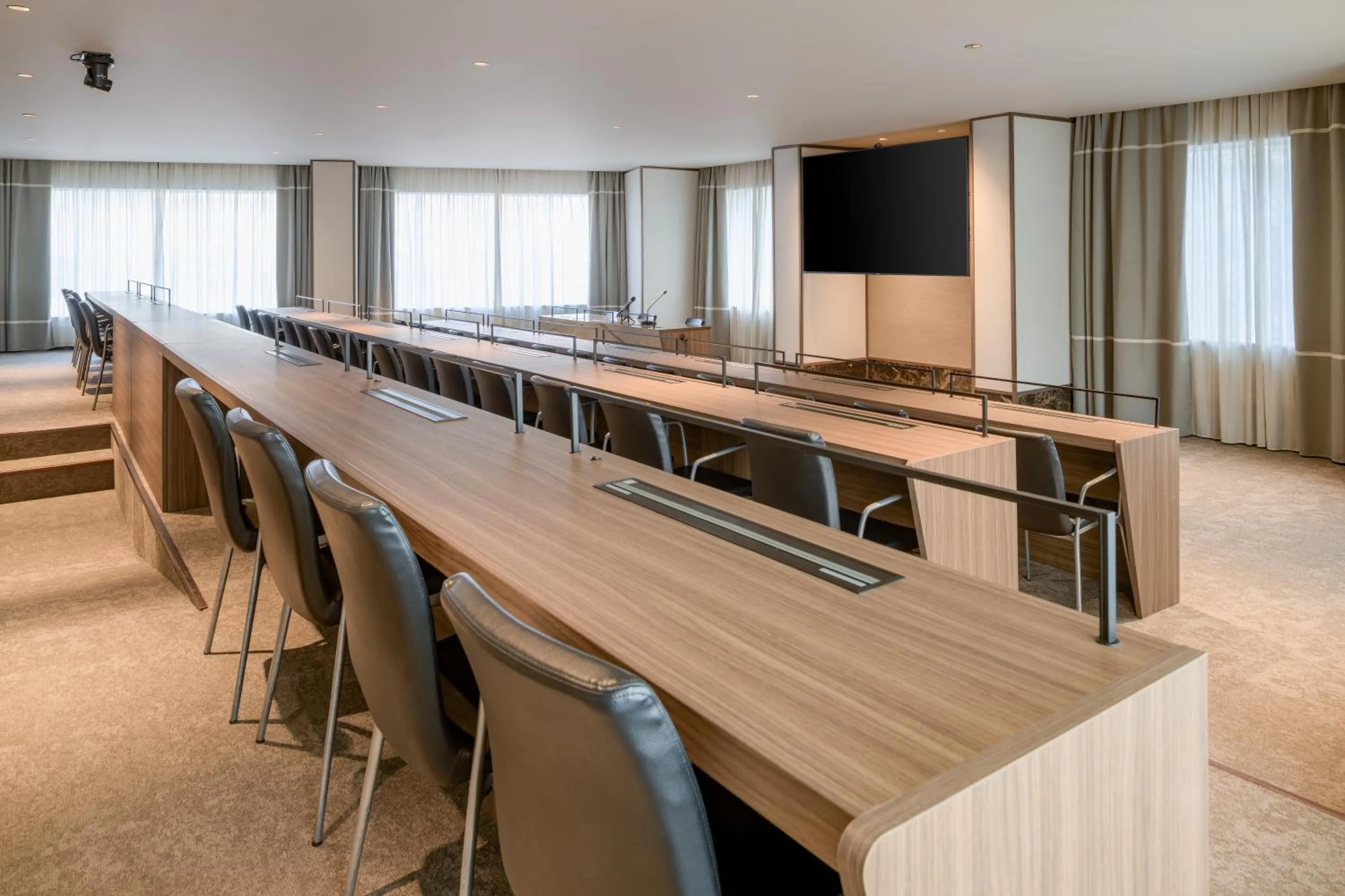 TV and multimedia in AC Hotel Milano by Marriott