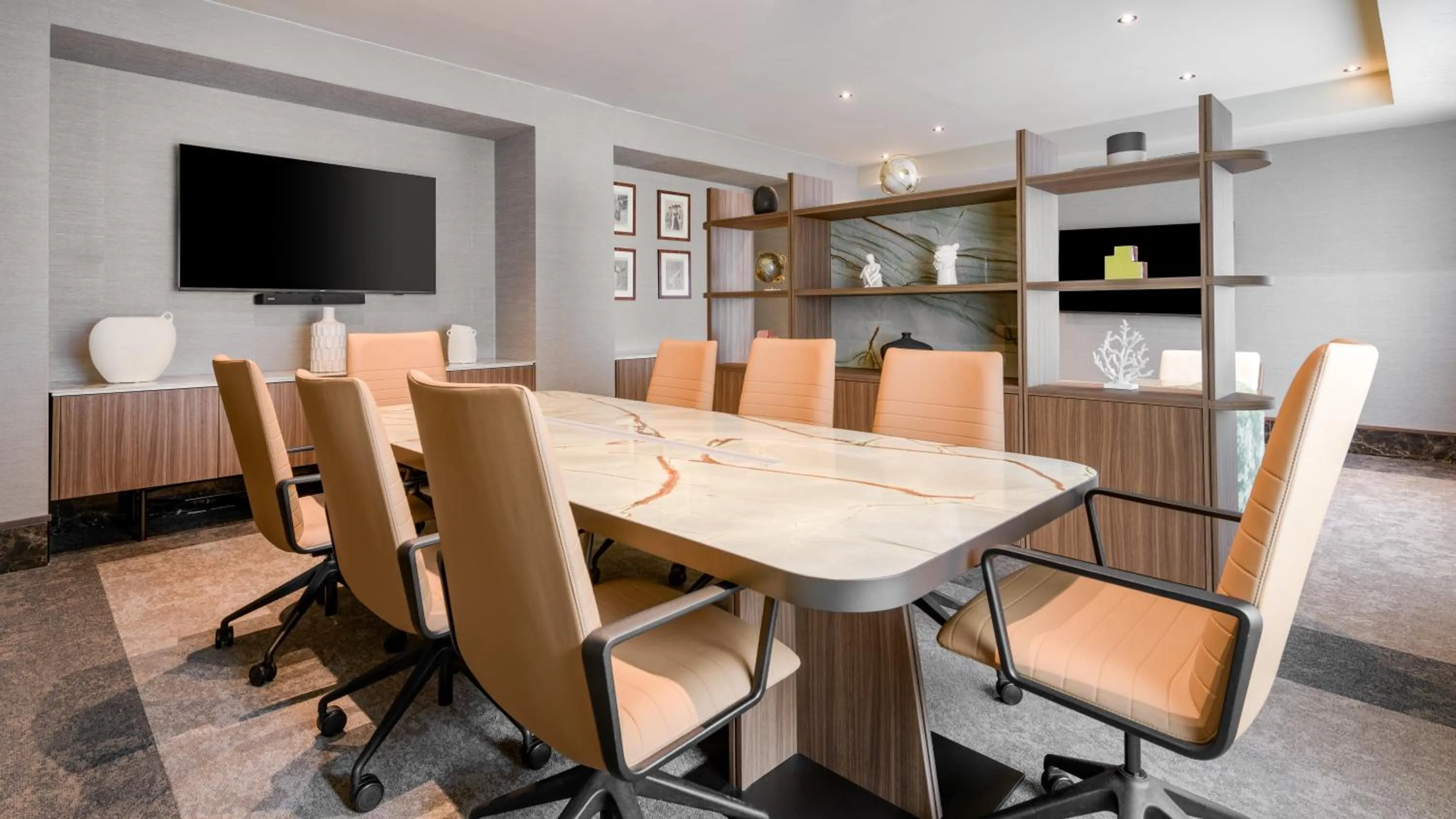 TV and multimedia in AC Hotel Milano by Marriott