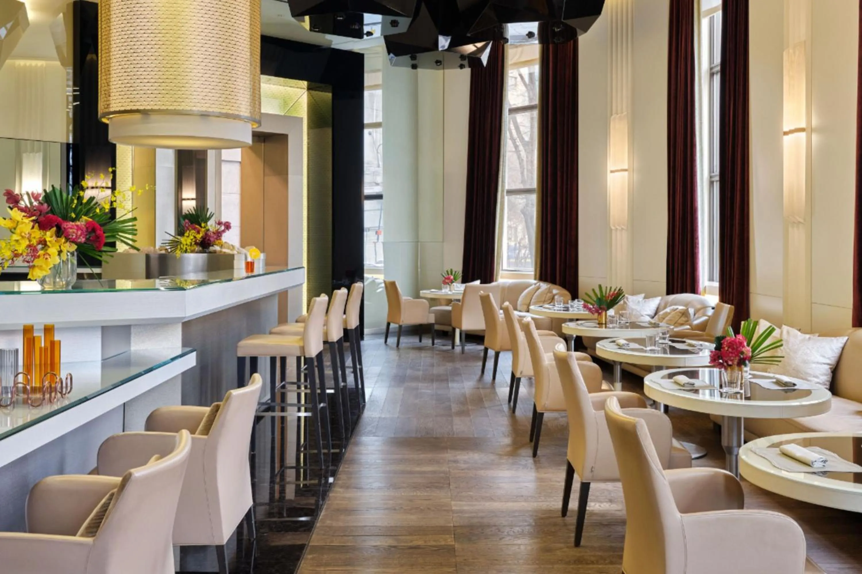 Lounge or bar in Excelsior Hotel Gallia, a Luxury Collection Hotel, Milan