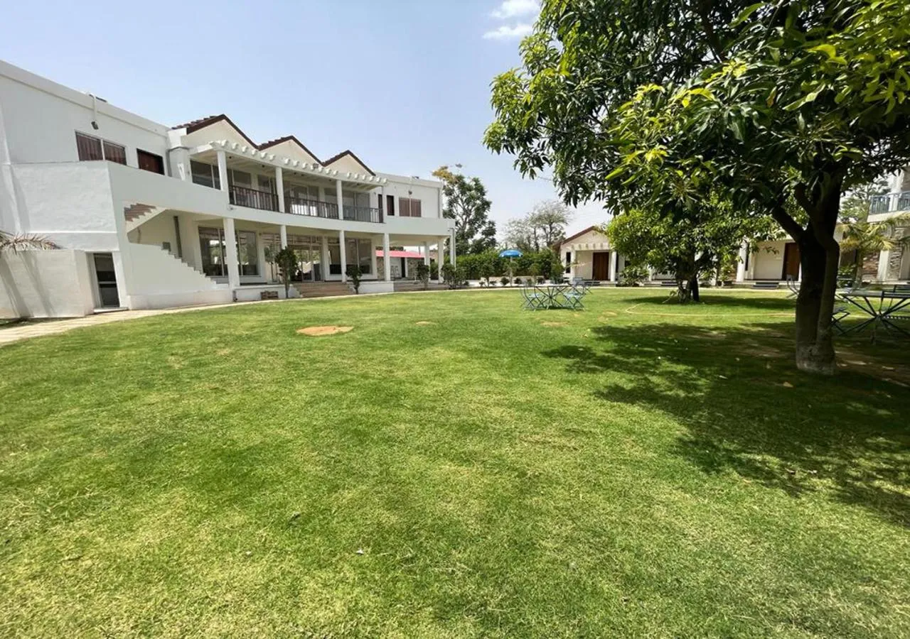 Property building in Las Cabanas Resort