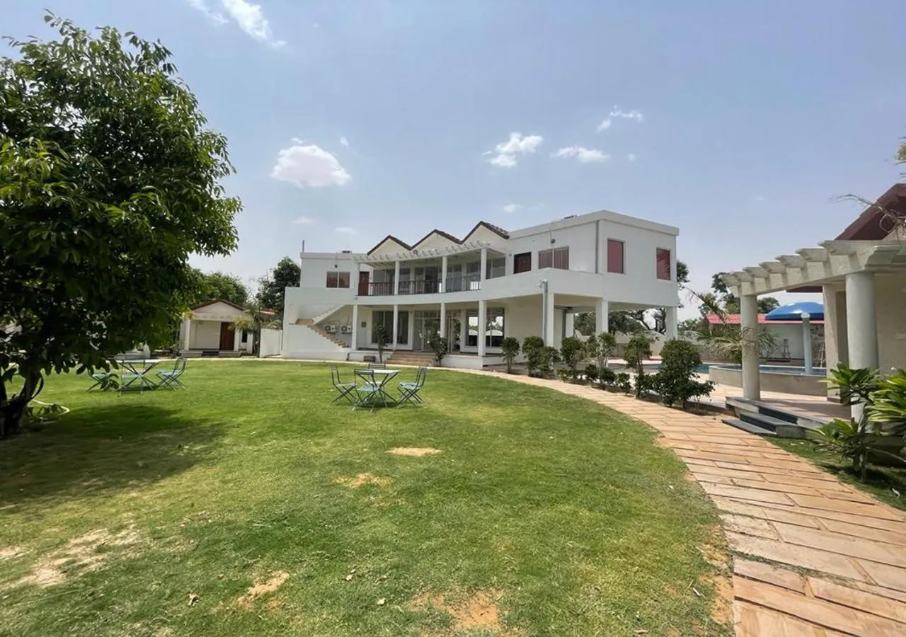 Property building in Las Cabanas Resort