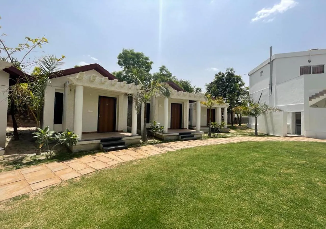 Property building in Las Cabanas Resort