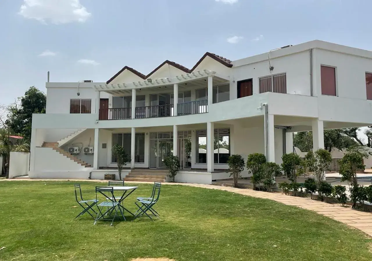 Property building in Las Cabanas Resort Property building in Las Cabanas Resort