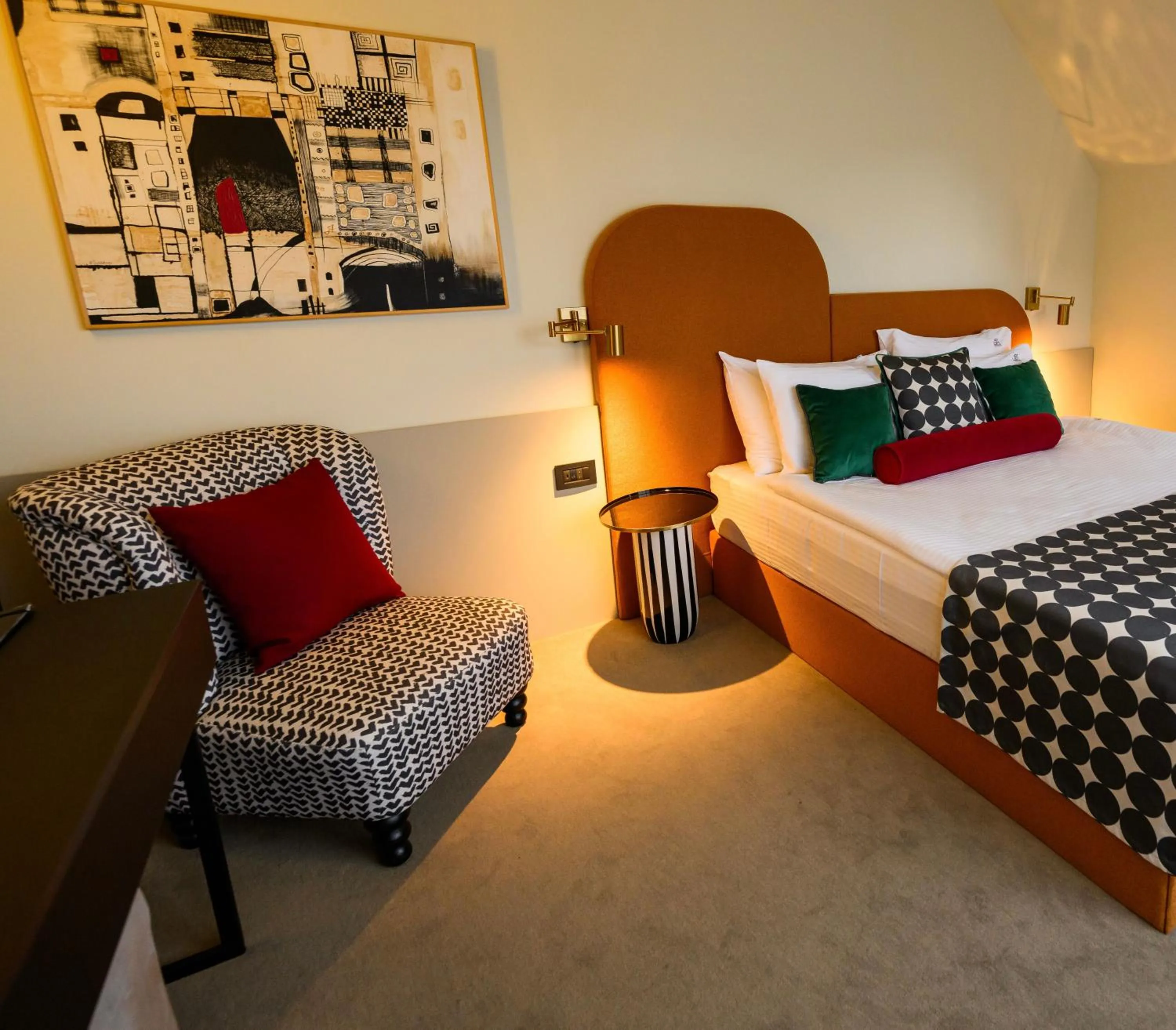 Bed in ArtLoft Garni Hotel