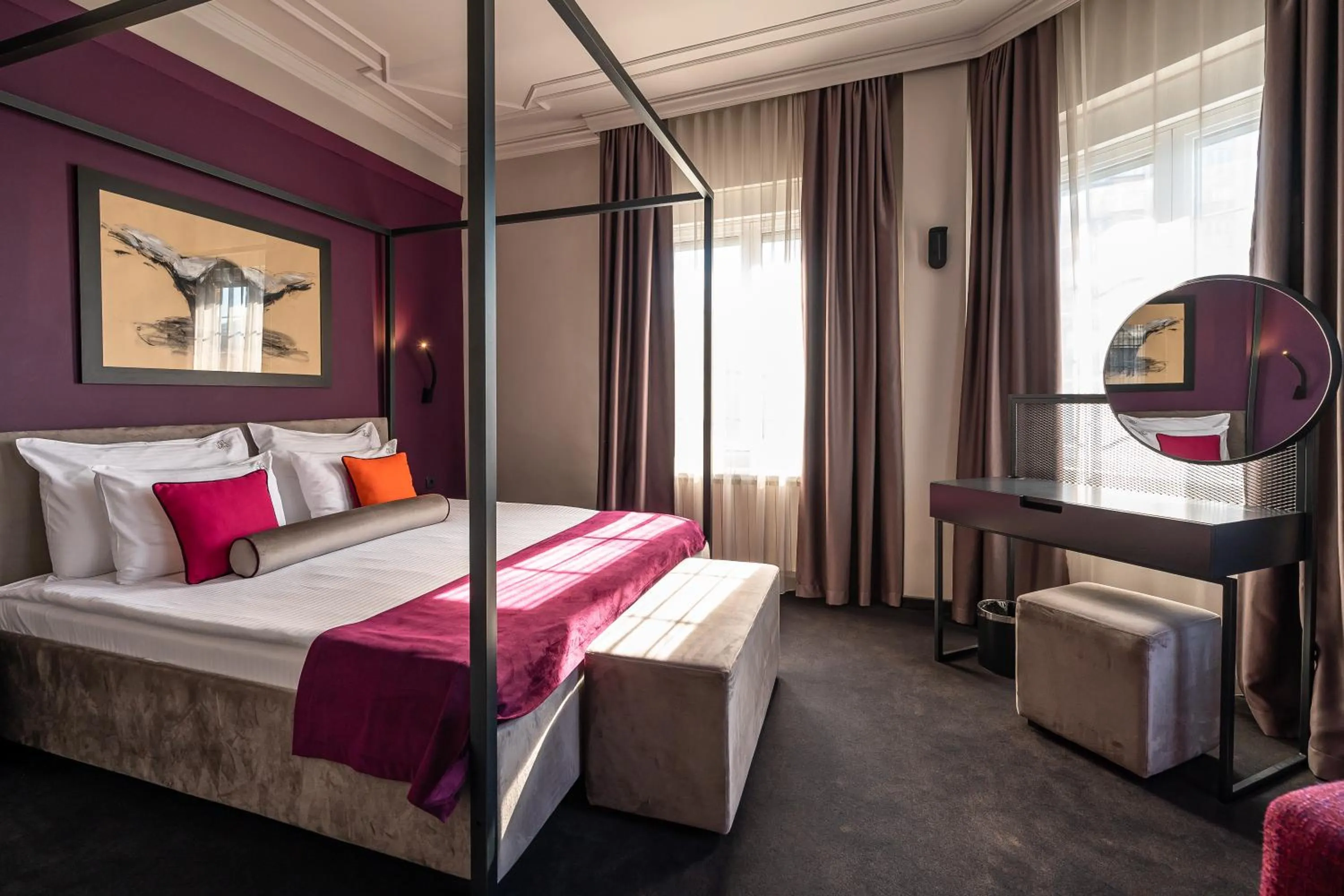 Bed in ArtLoft Garni Hotel