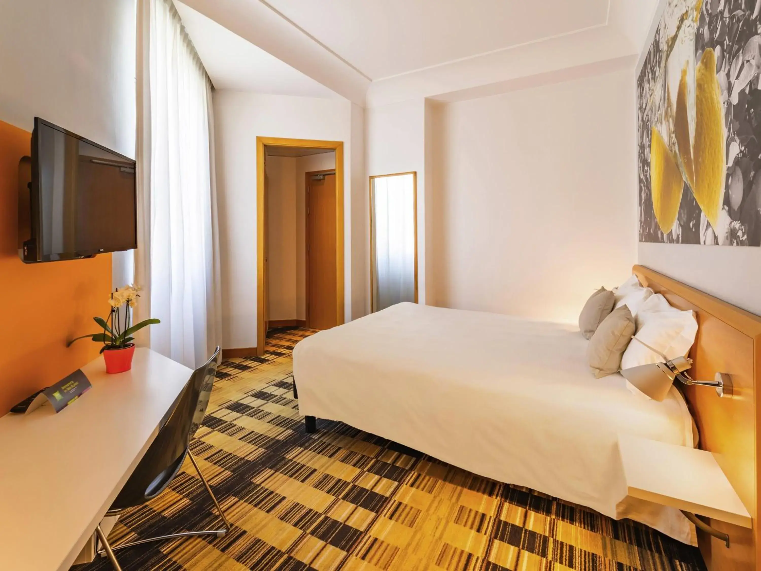 Bedroom, Bed in Ibis Styles Napoli Garibaldi Bedroom, Bed in Ibis Styles Napoli Garibaldi