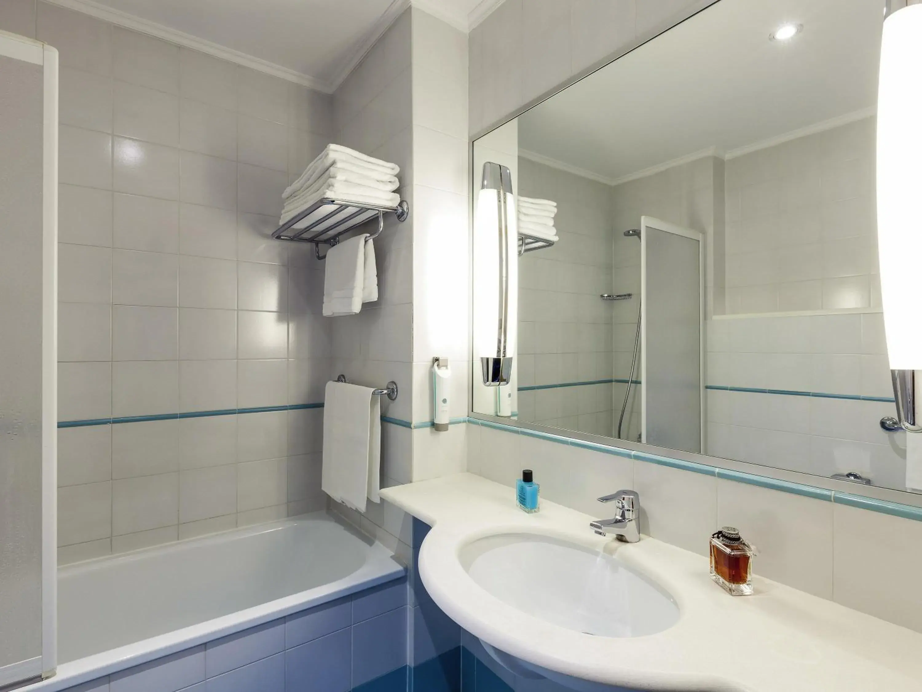 Bedroom in Ibis Styles Napoli Garibaldi Bedroom in Ibis Styles Napoli Garibaldi