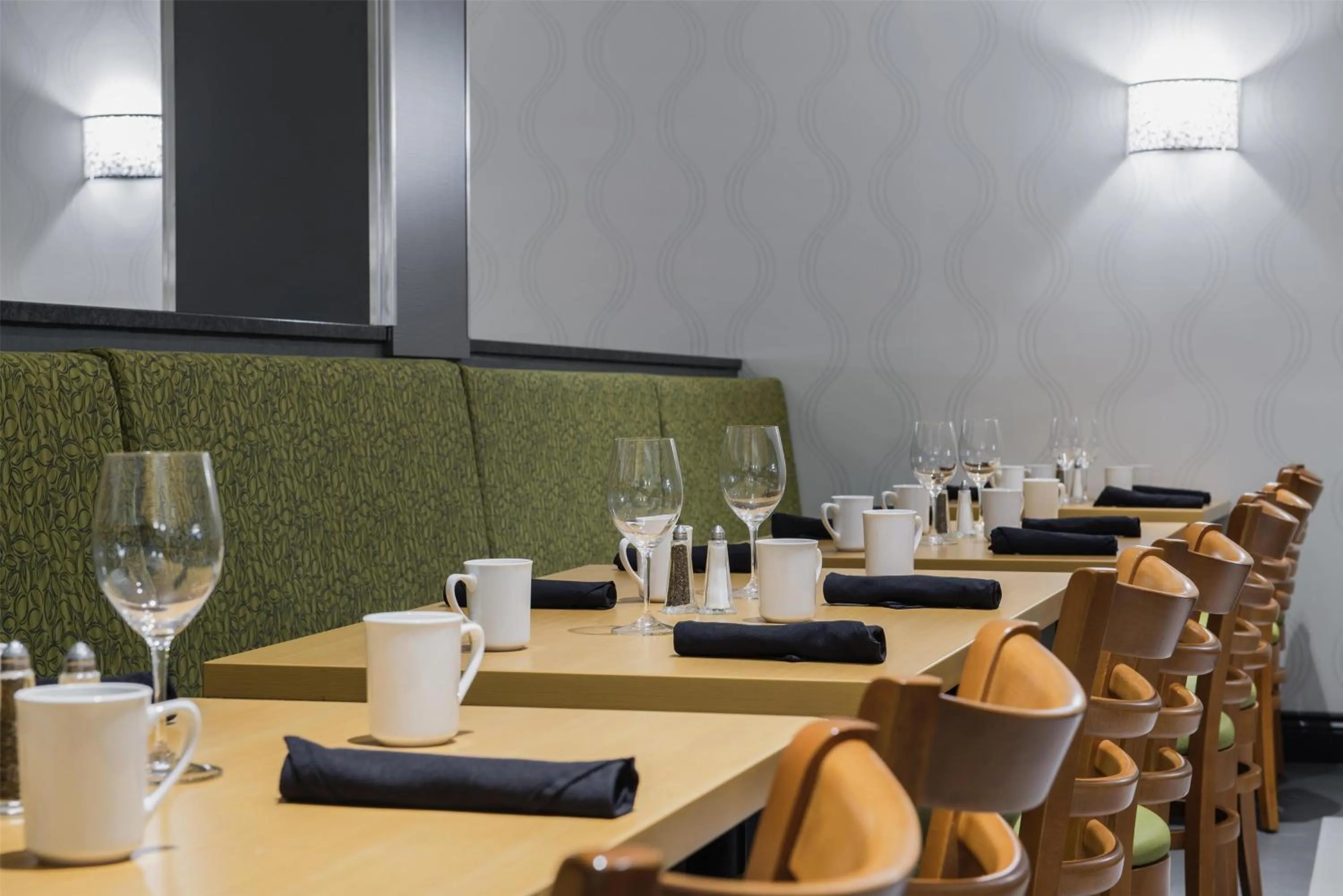 Restaurant/places to eat in Birchwood Inn, BW Premier Collection