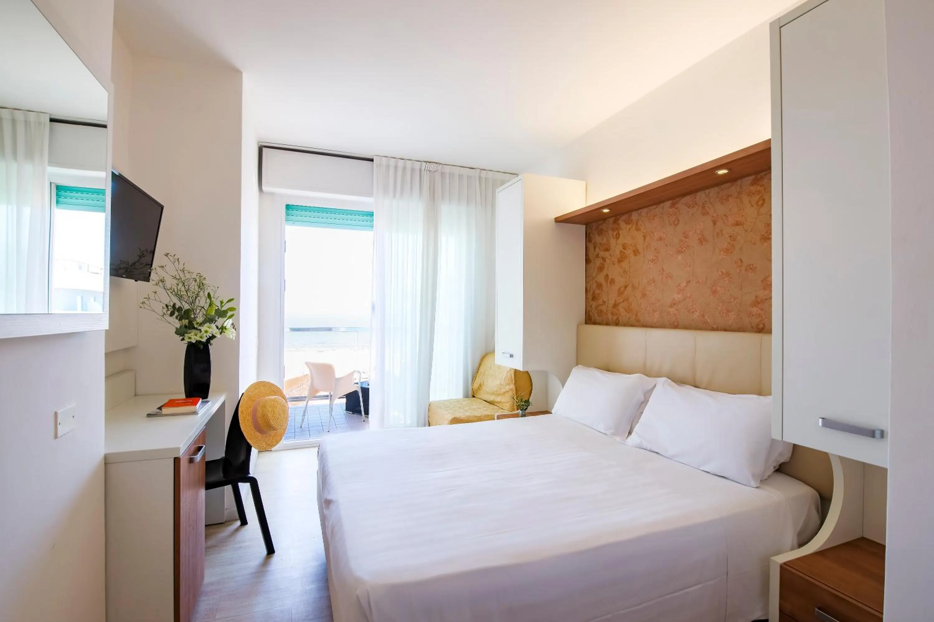 Photo of the whole room, Bed in Eurhotel