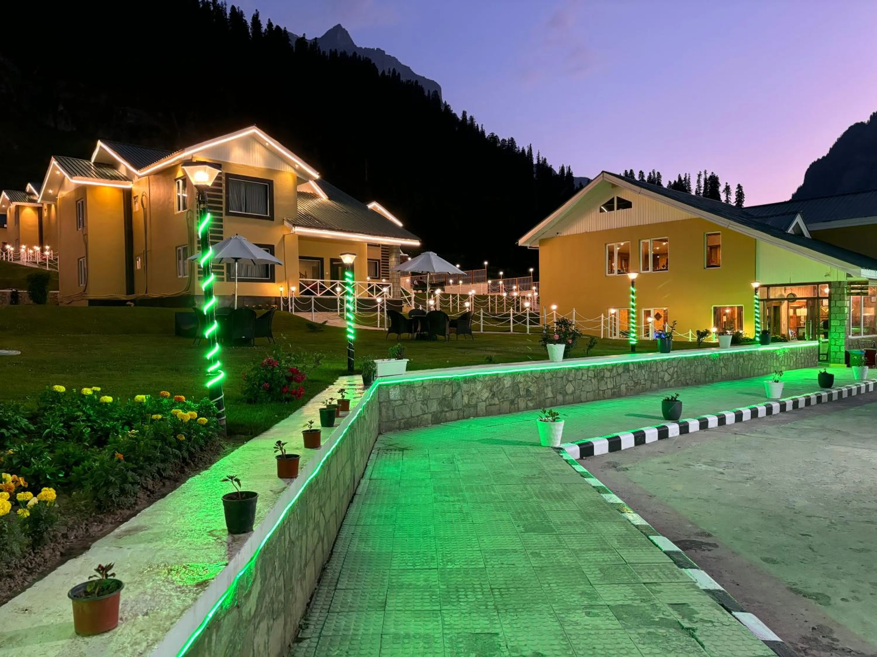 Facade/entrance in Arco Hotels & Resorts sonamarg
