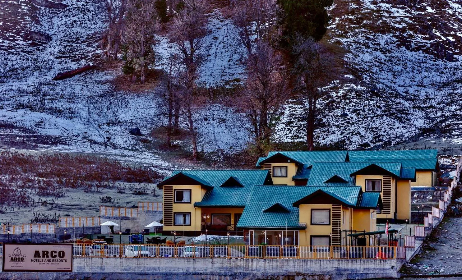 Property building in Arco Hotels & Resorts sonamarg