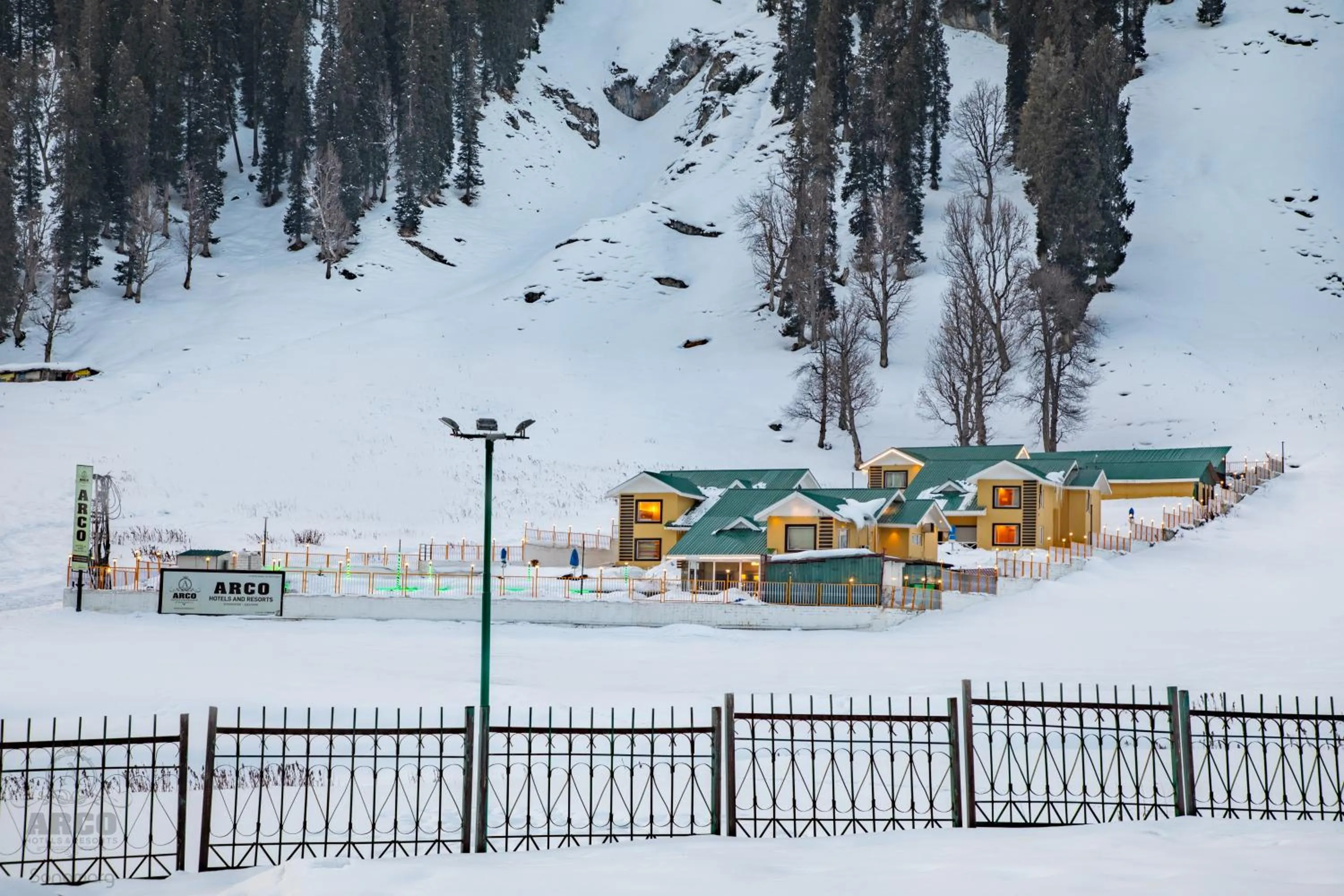 Facade/entrance in Arco Hotels & Resorts sonamarg