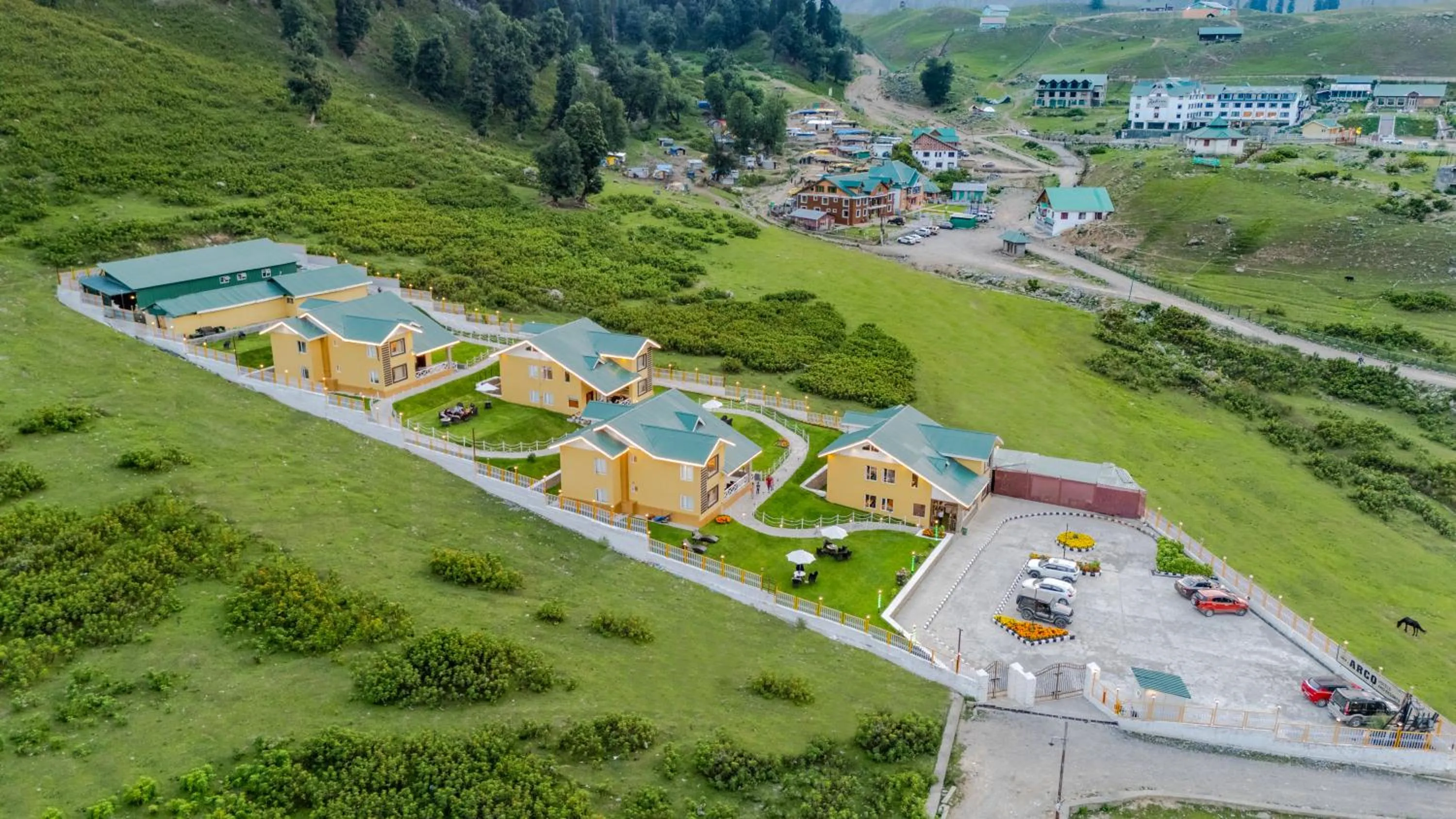 Facade/entrance in Arco Hotels & Resorts sonamarg