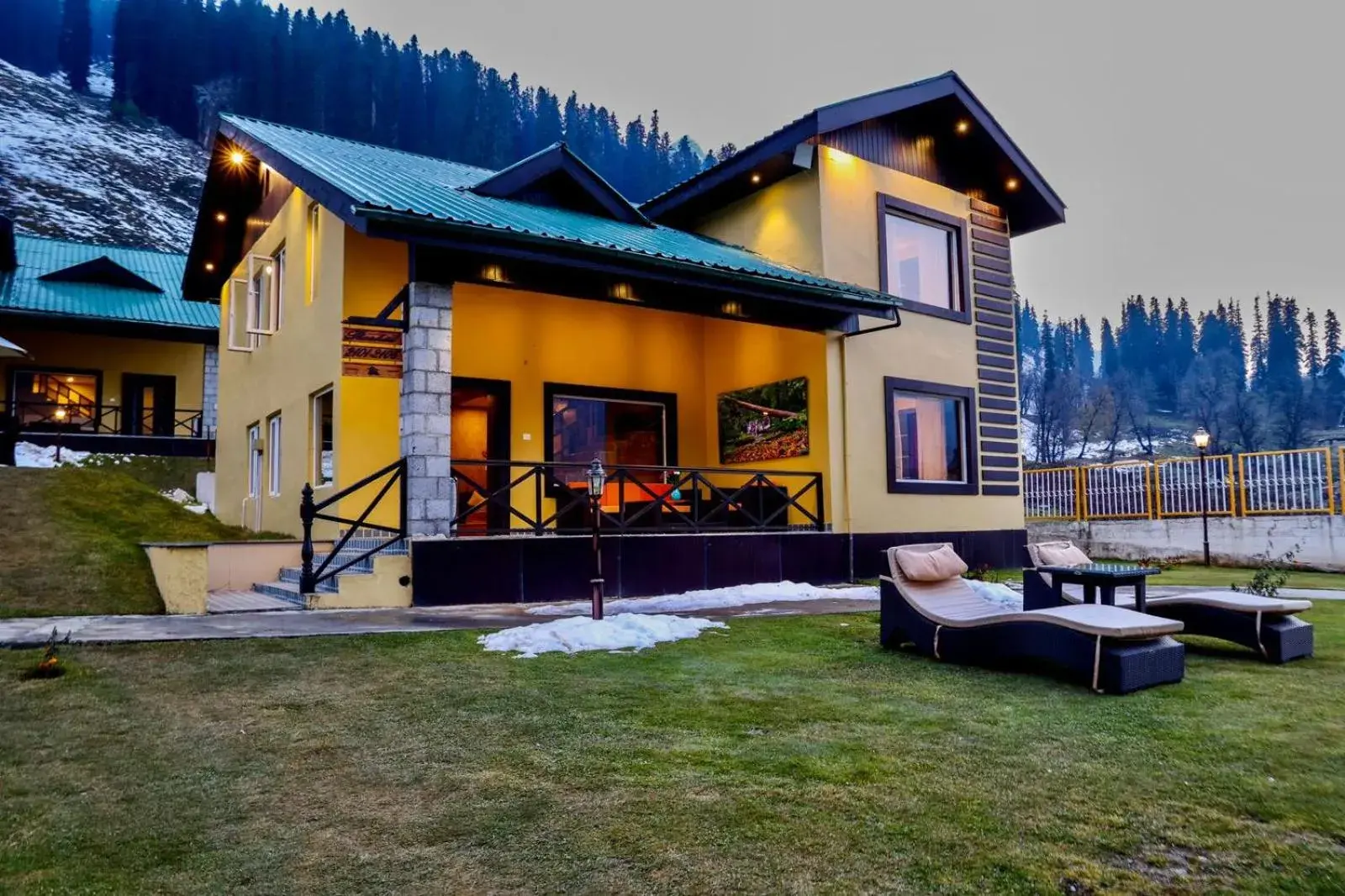 Property building in Arco Hotels & Resorts sonamarg Property building in Arco Hotels & Resorts sonamarg