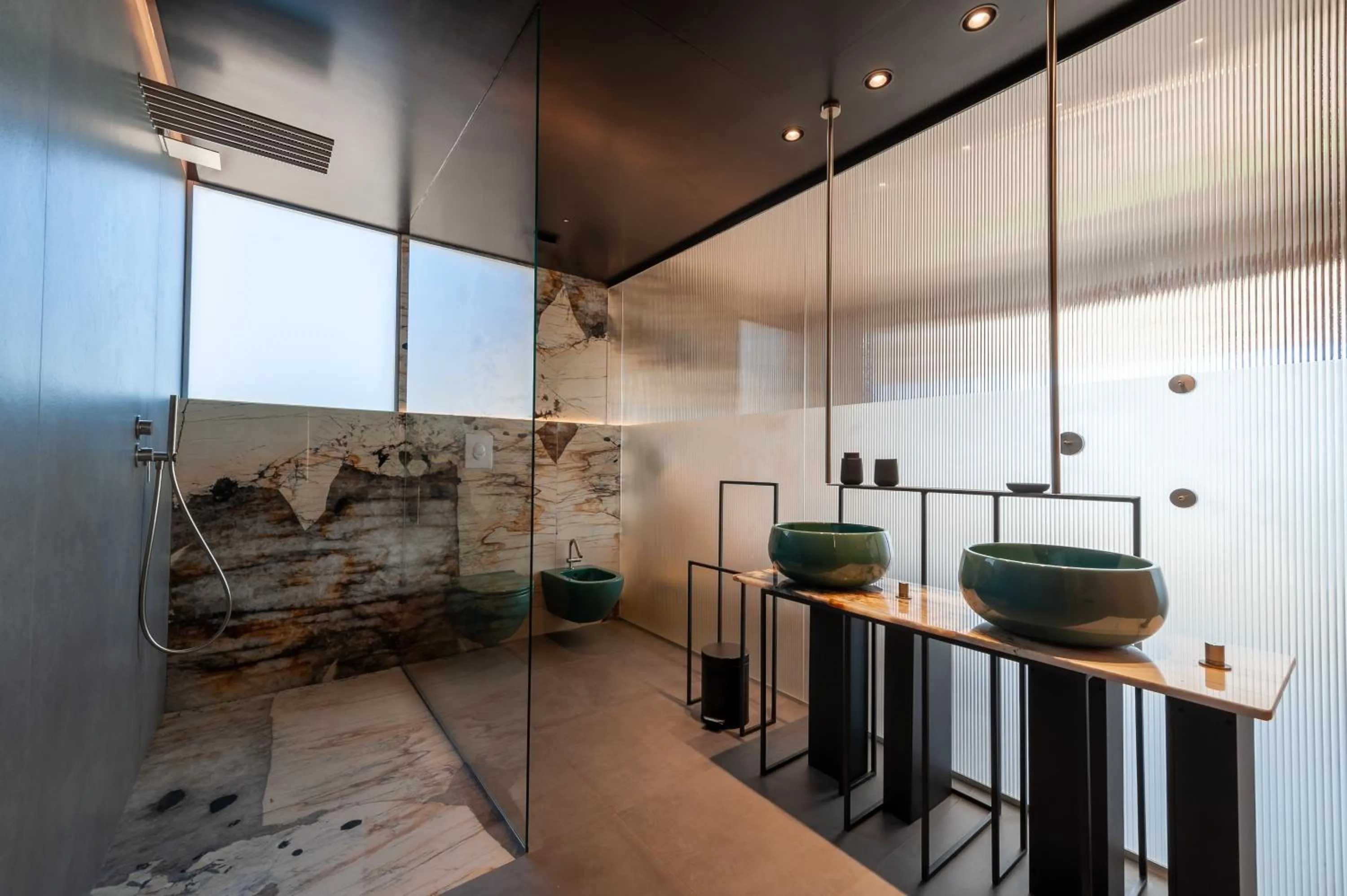 Shower in Donnarumma Hotel