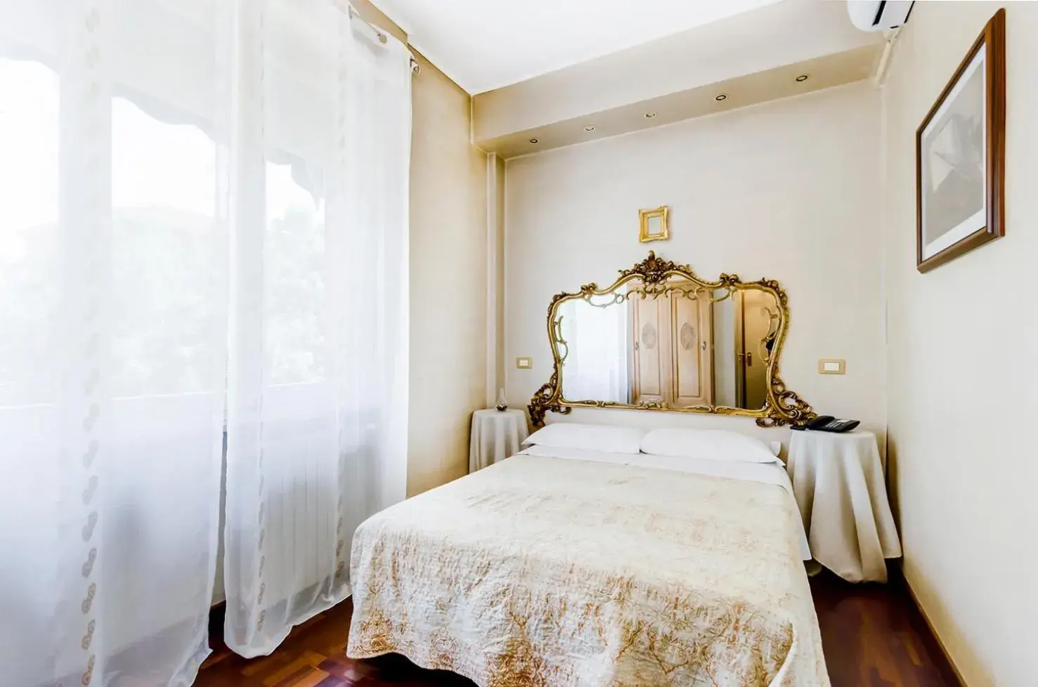 Bedroom, Bed in Hotel Original Bedroom, Bed in Hotel Original