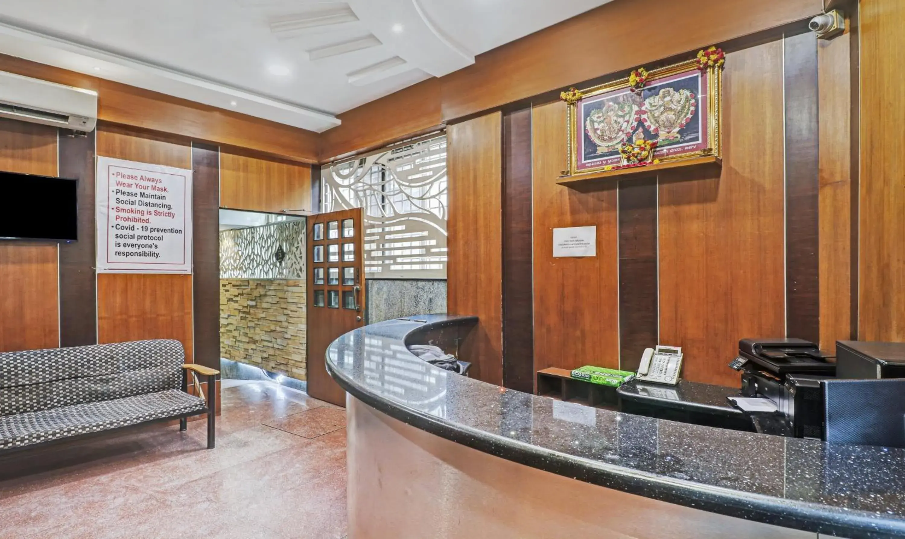 Lobby or reception in Treebo Trinitywood Lobby or reception in Treebo Trinitywood