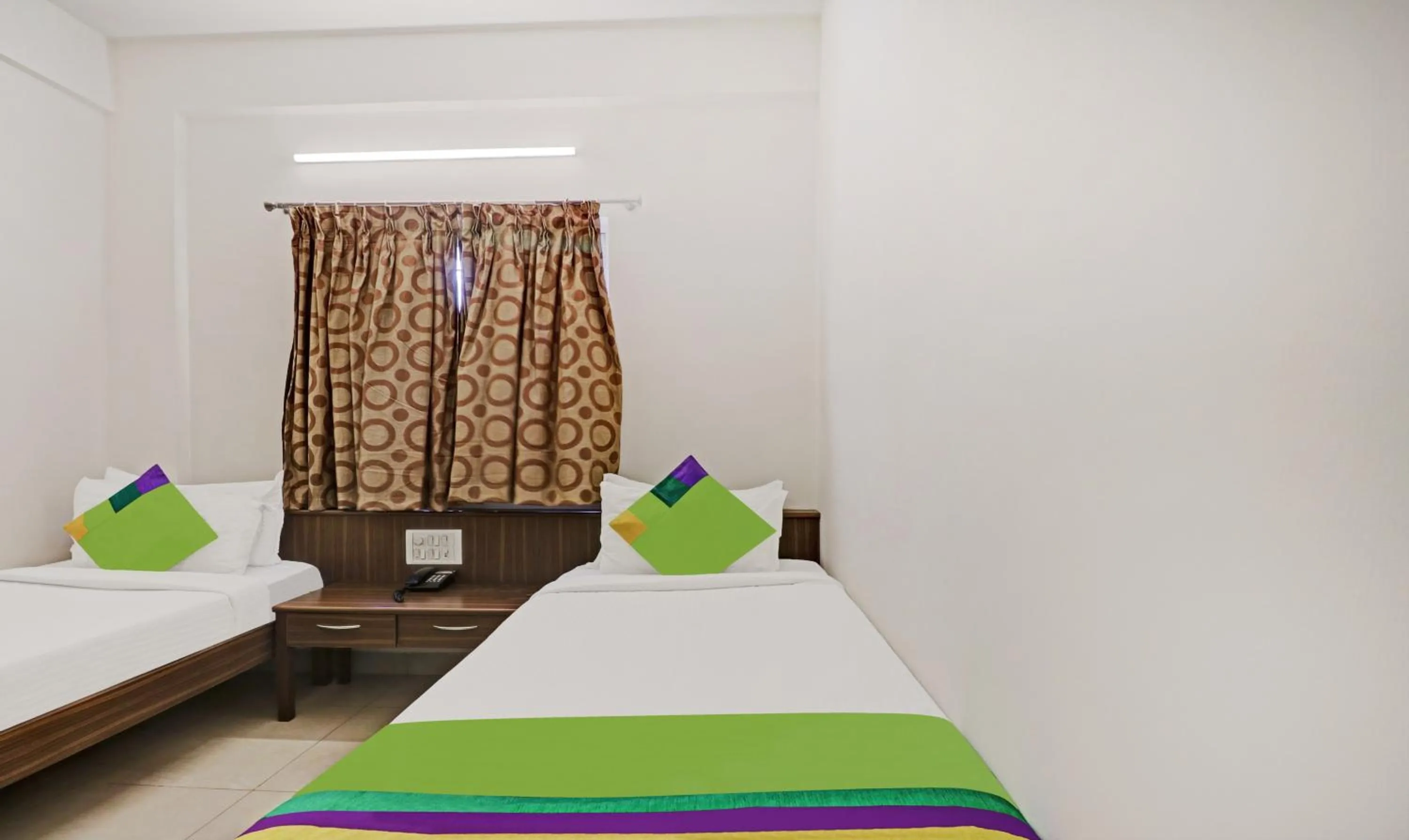 Bedroom, Bed in Treebo Trinitywood