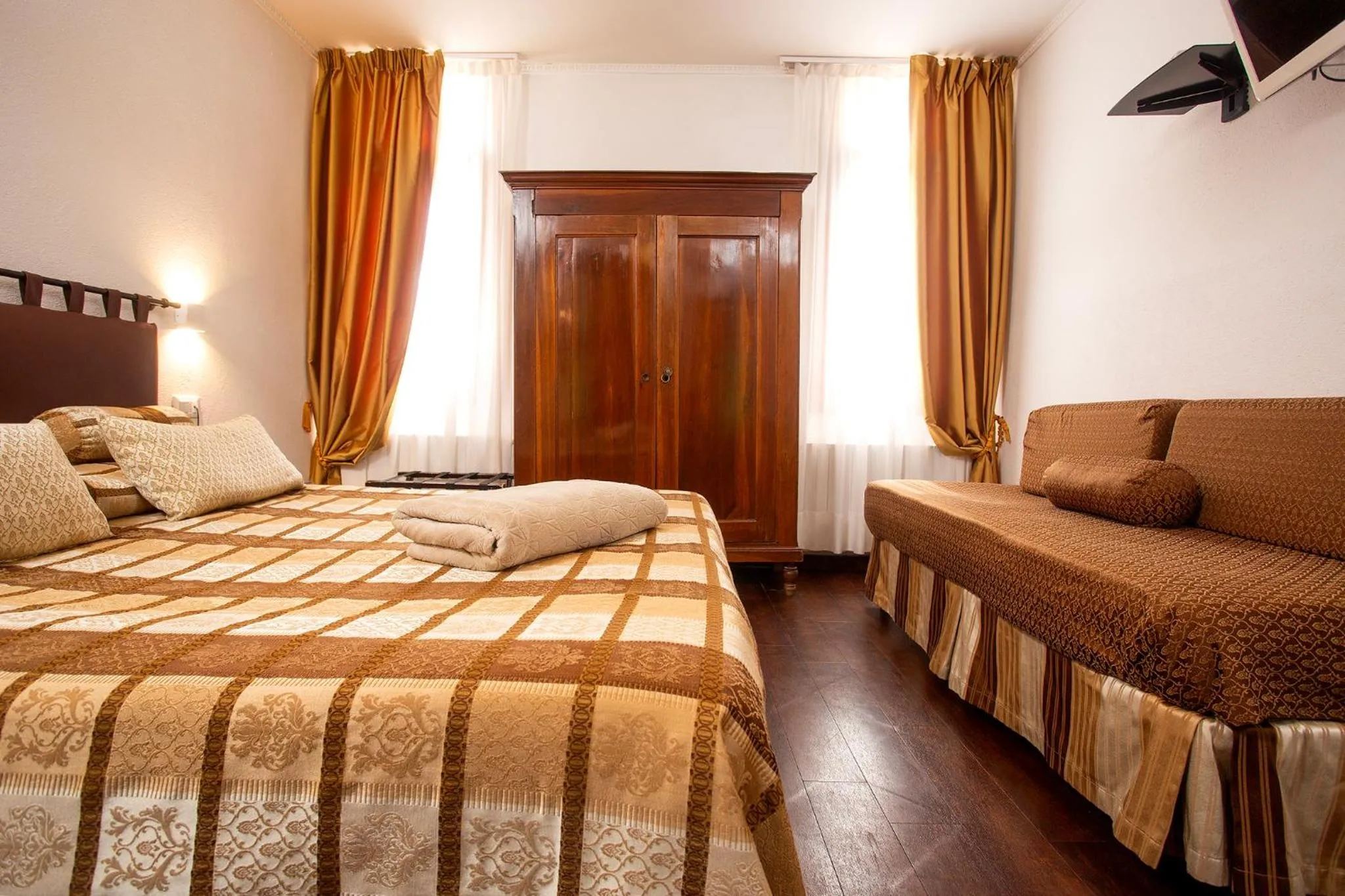 Bedroom, Bed in Albergo Marin