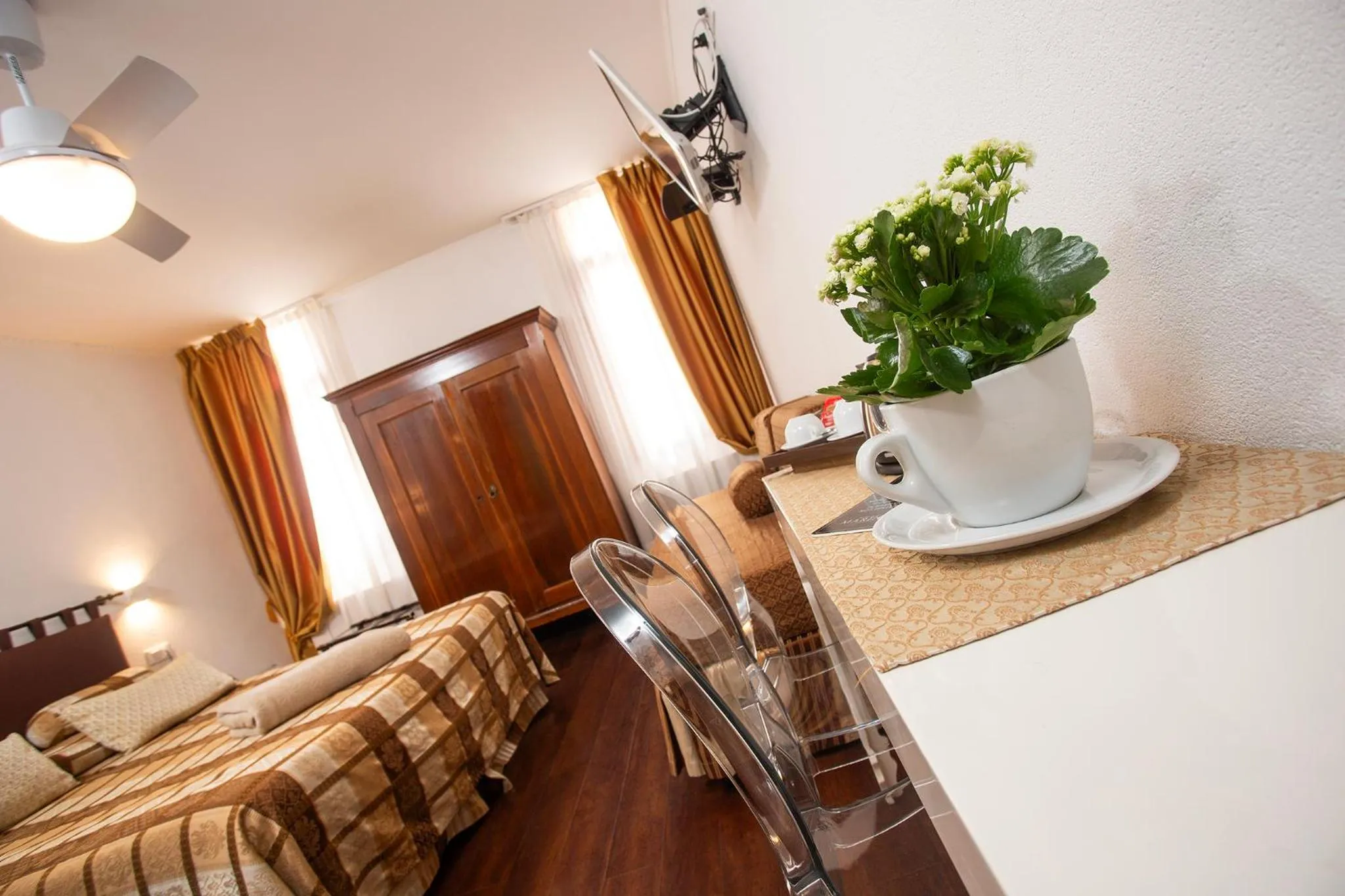 Bedroom, Bed in Albergo Marin