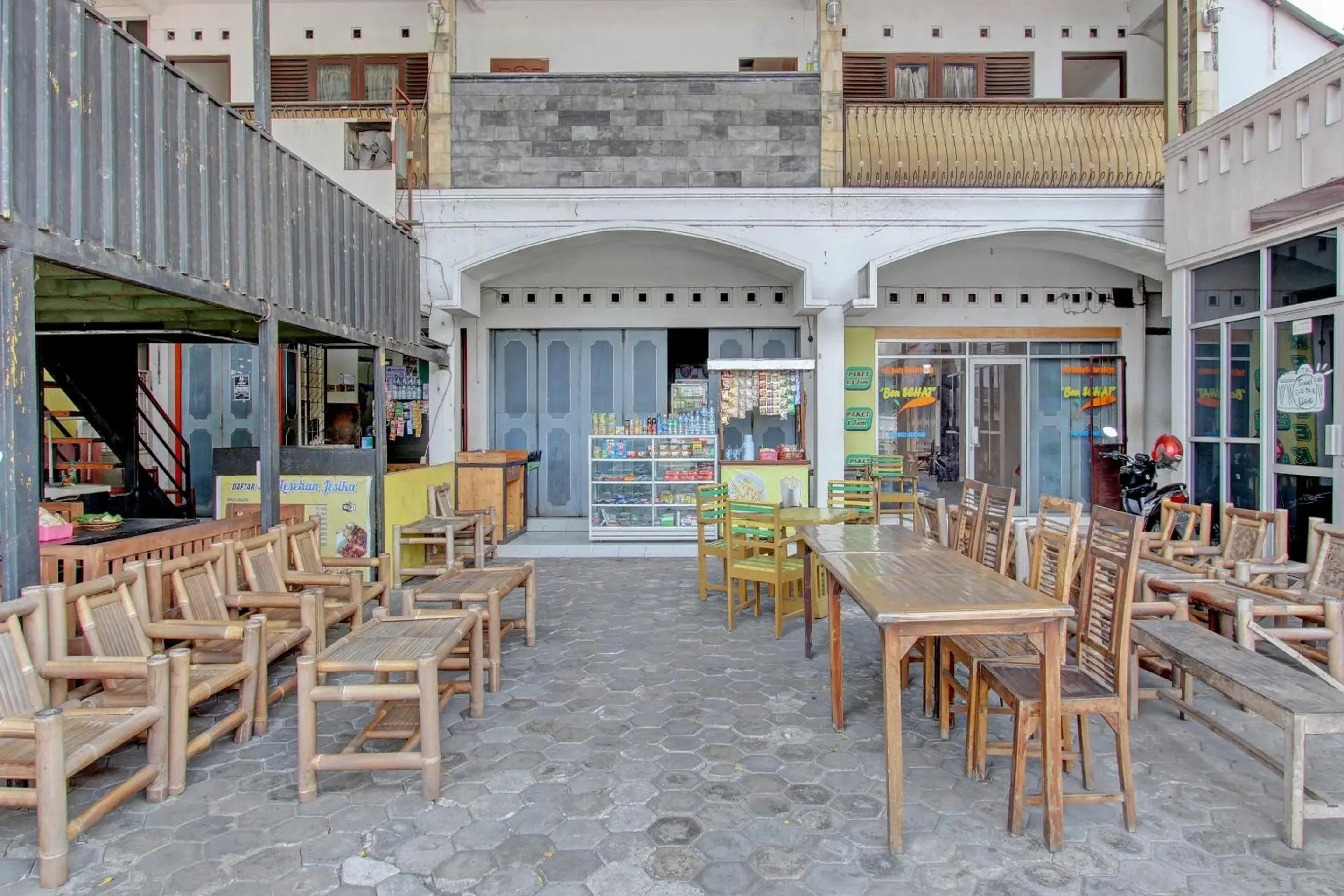 Lobby or reception in Hotel O Cindelaras B&b Bunk Bed Lobby or reception in Hotel O Cindelaras B&b Bunk Bed