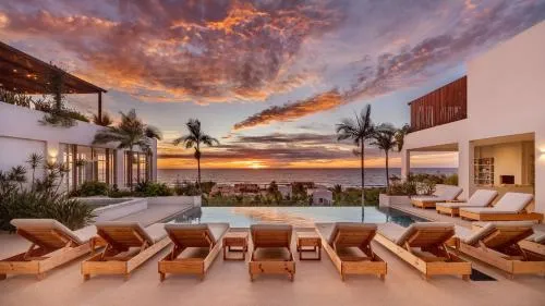Topia Retreat - Surf Suite Sur