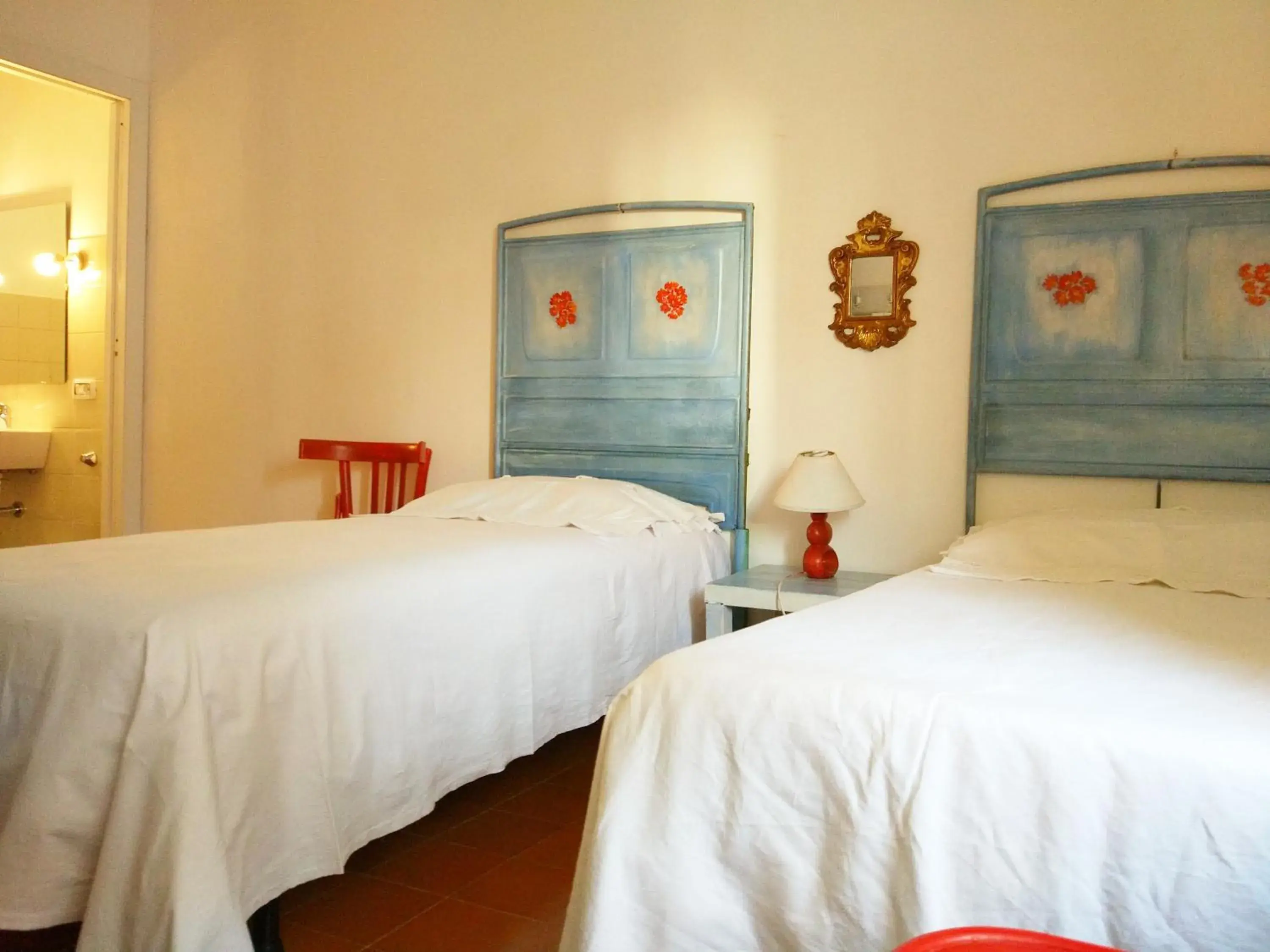 Twin Room with Private Bathroom in Amariglio Twin Room with Private Bathroom in Amariglio