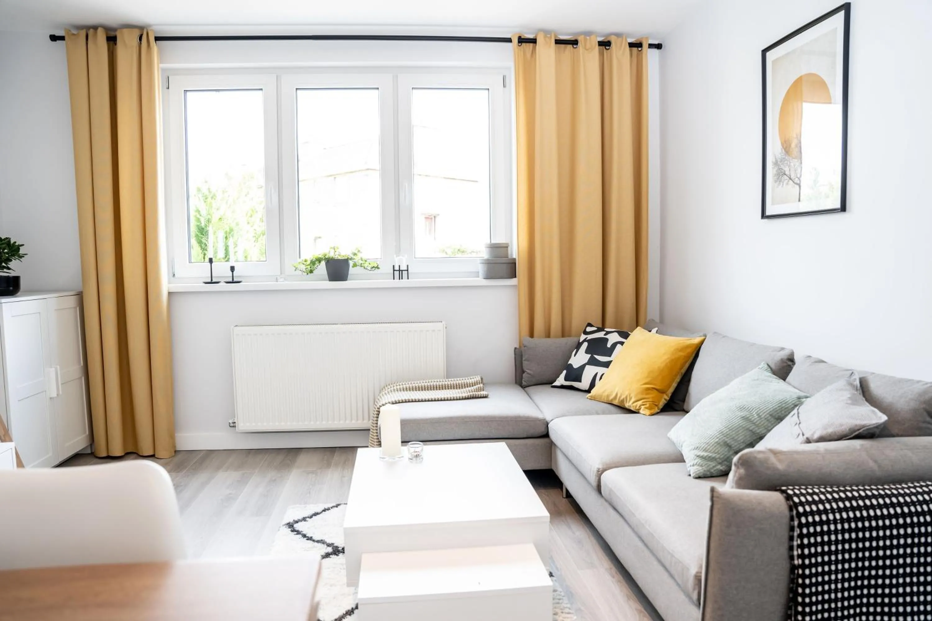 Luxurious Two Bedroom Apartment with Private Parking