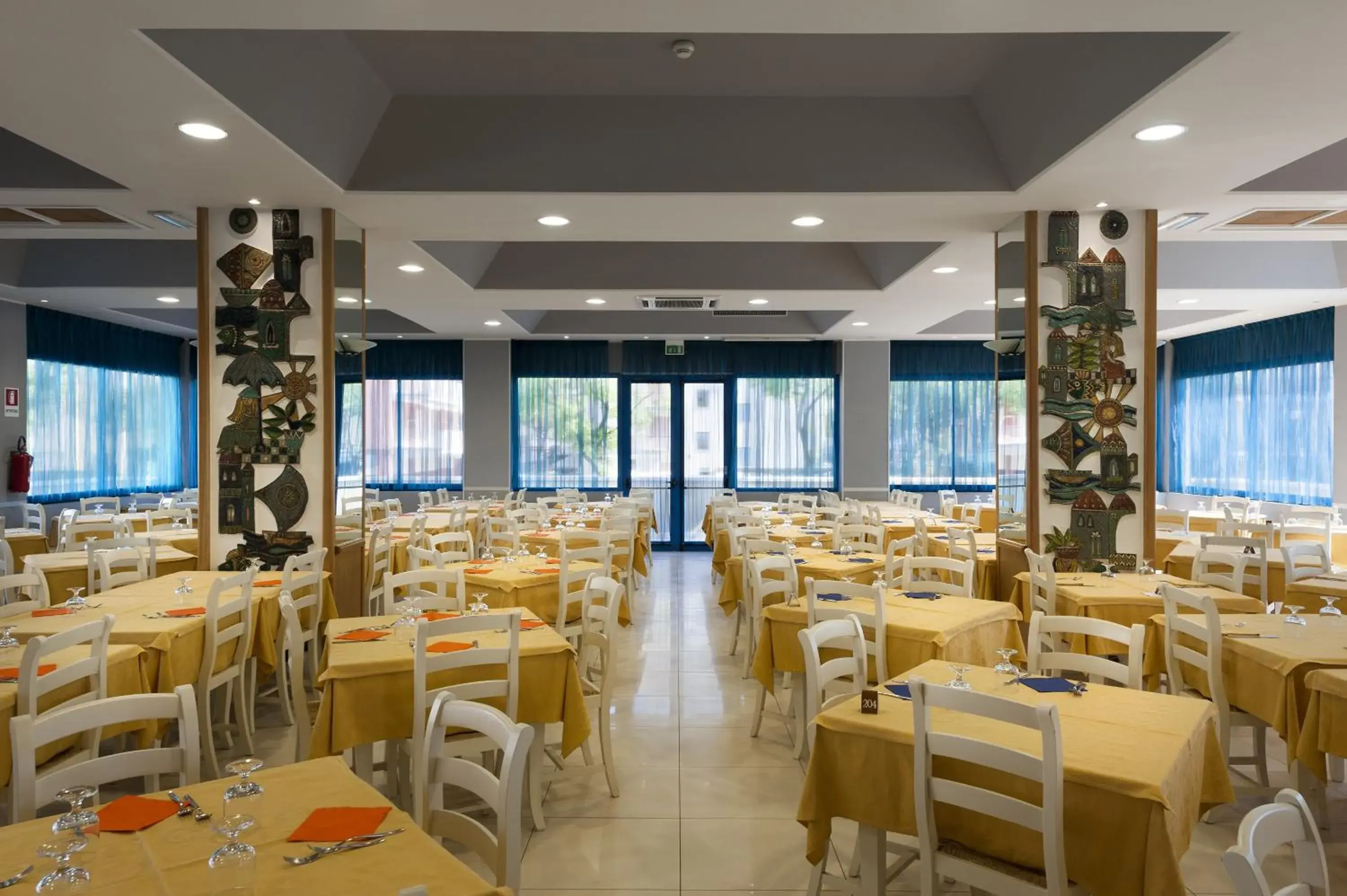 Restaurant/Places to Eat in Hotel Miami