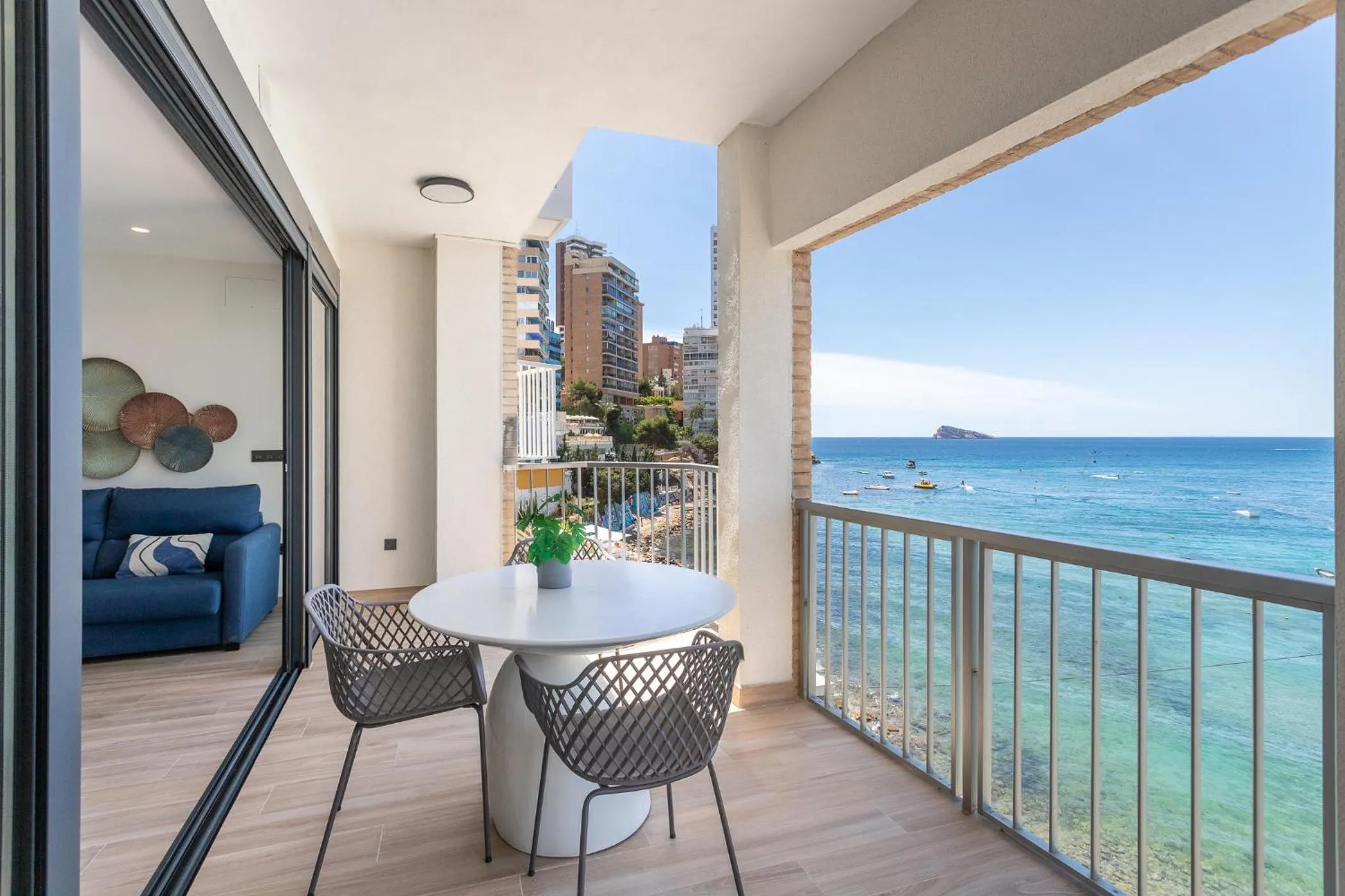 Balcony/Terrace in ARENAL SUITES BENIDORM