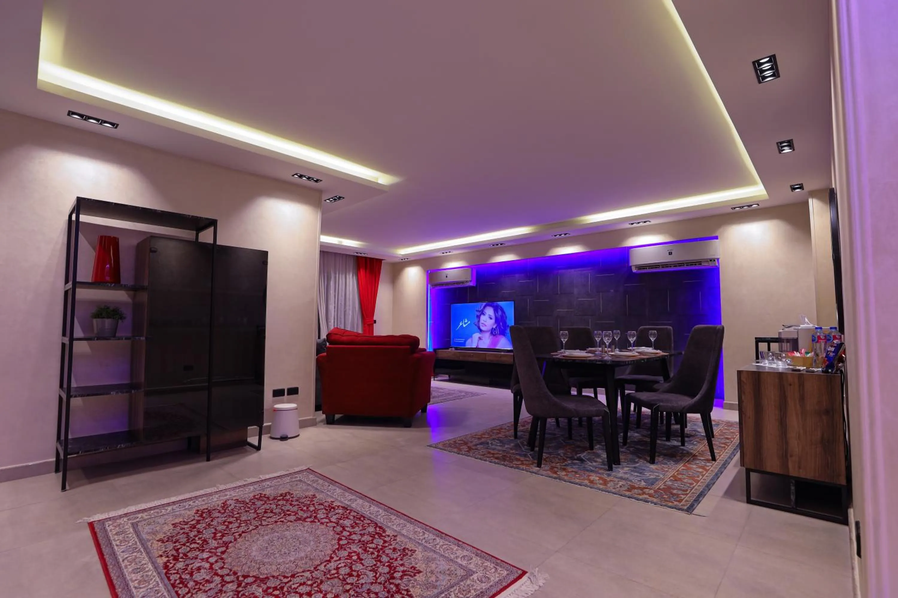 Dining area in ArabElite