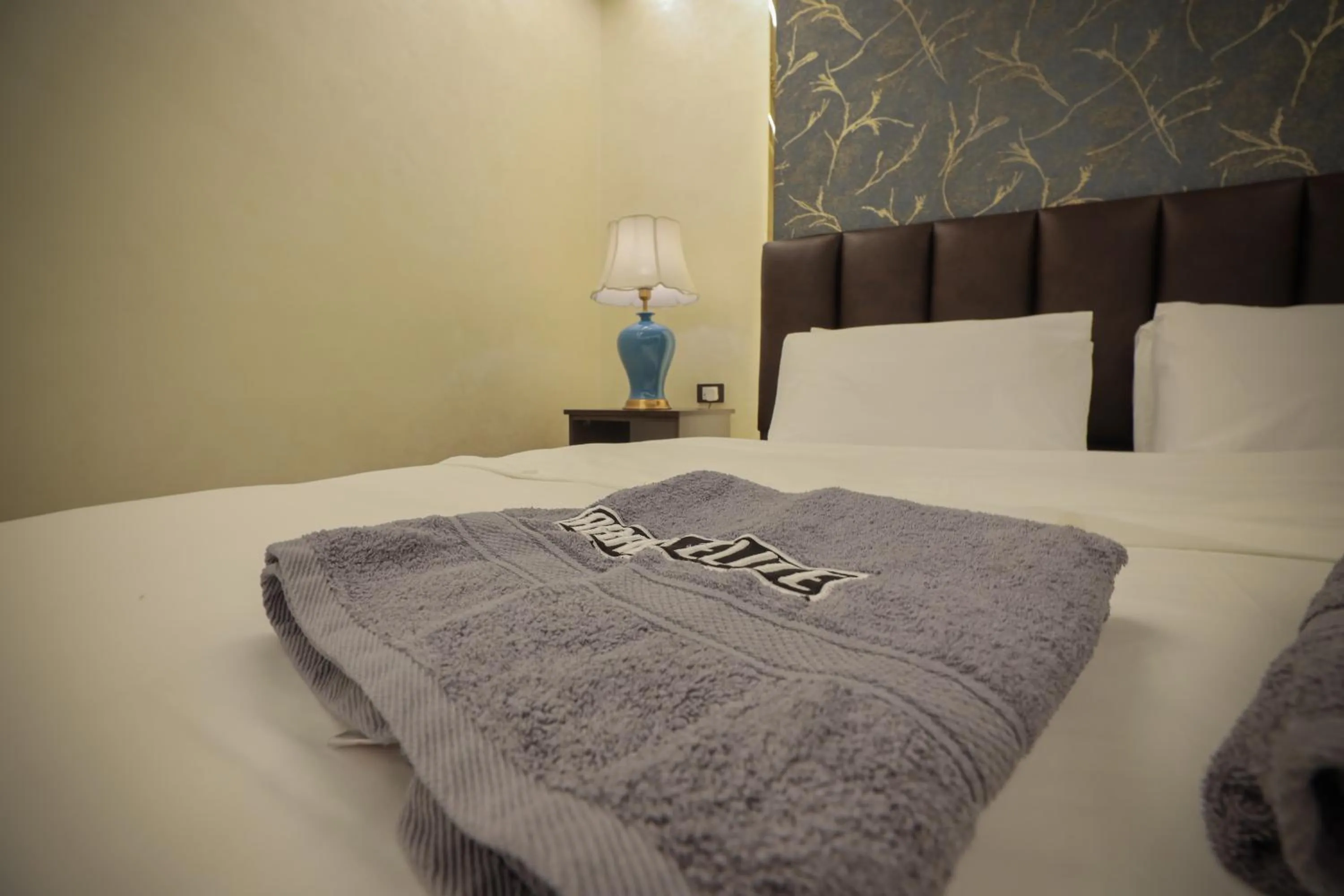 towels, Bed in ArabElite