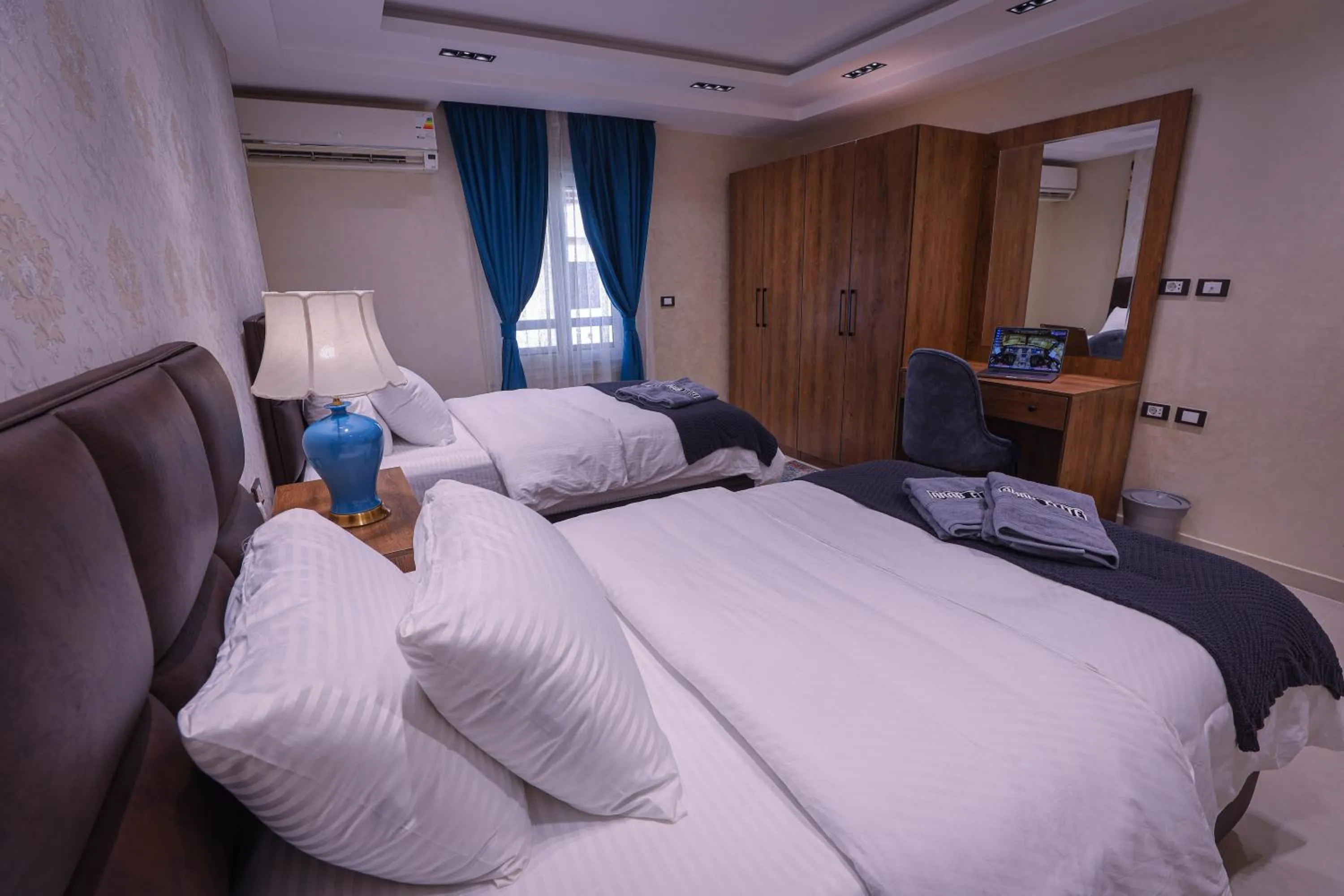 Bedroom, Bed in ArabElite