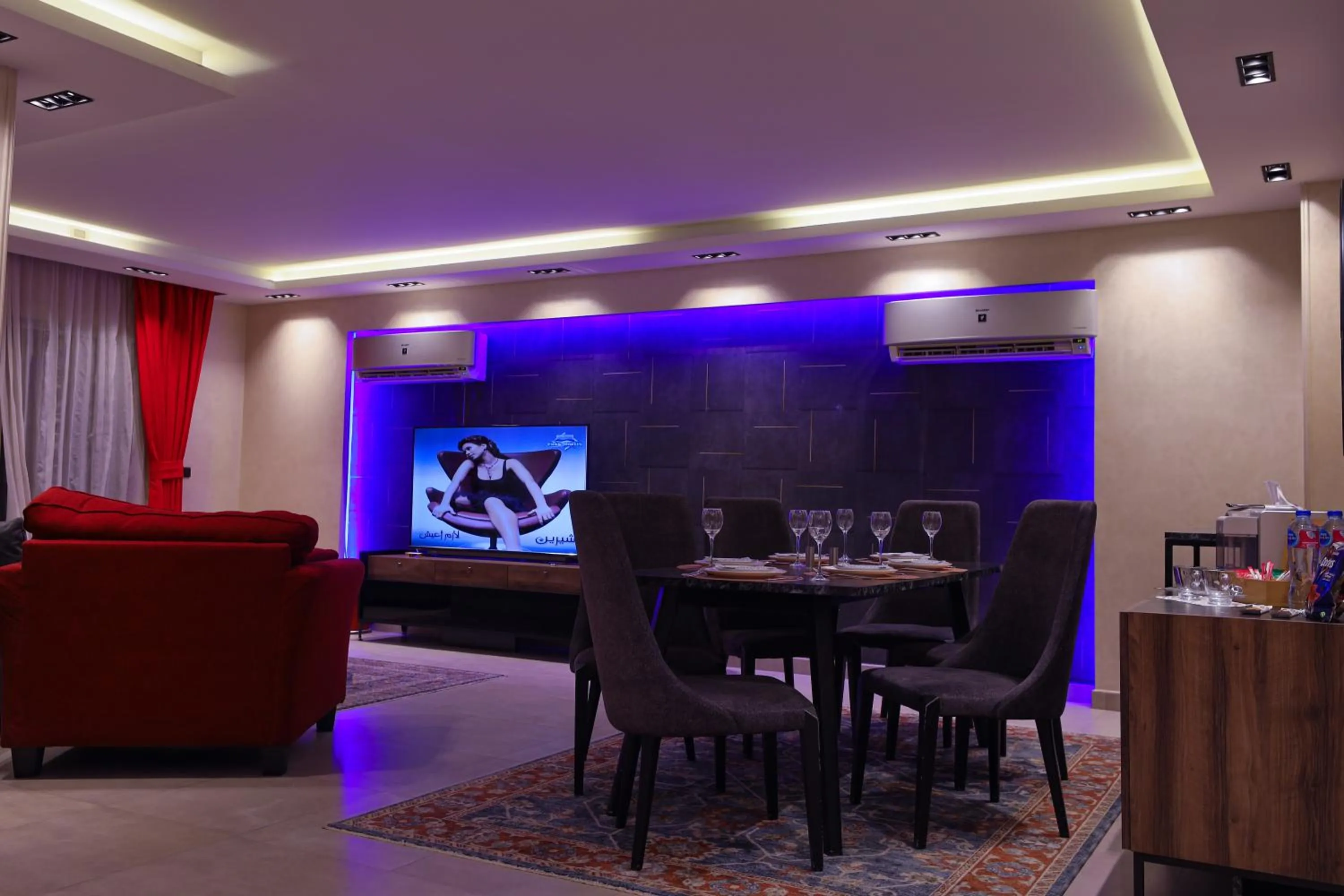 Dining area in ArabElite