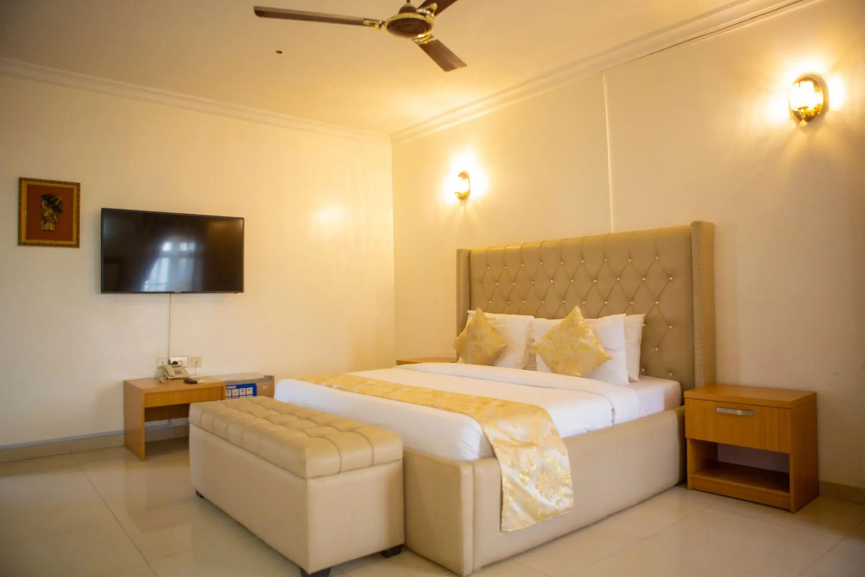 Deluxe Double Room in ROSES REGENCY HOTEL AND SUITES Deluxe Double Room in ROSES REGENCY HOTEL AND SUITES