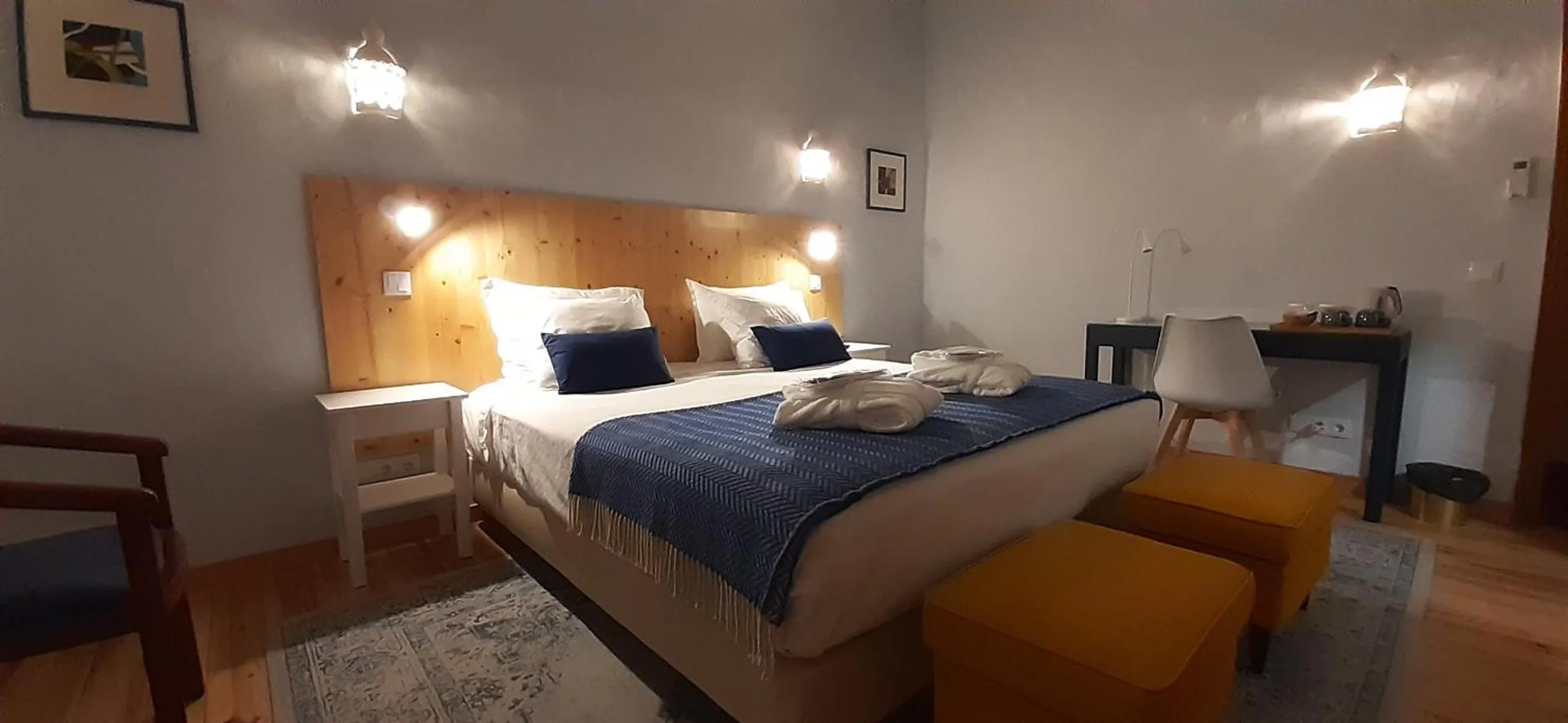 Bedroom in ApraHouseLoule Guesthouse