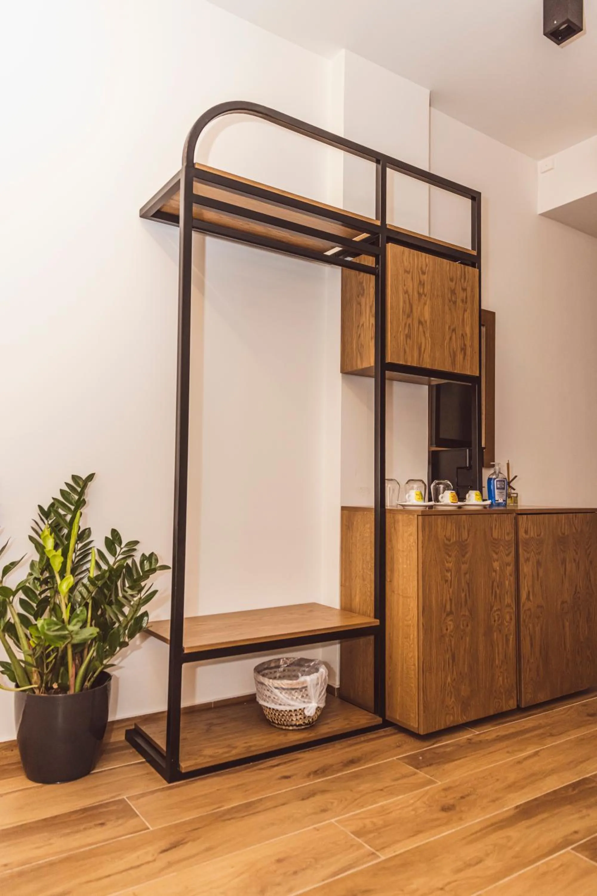 Centrally Stylish Suite by Acropolis