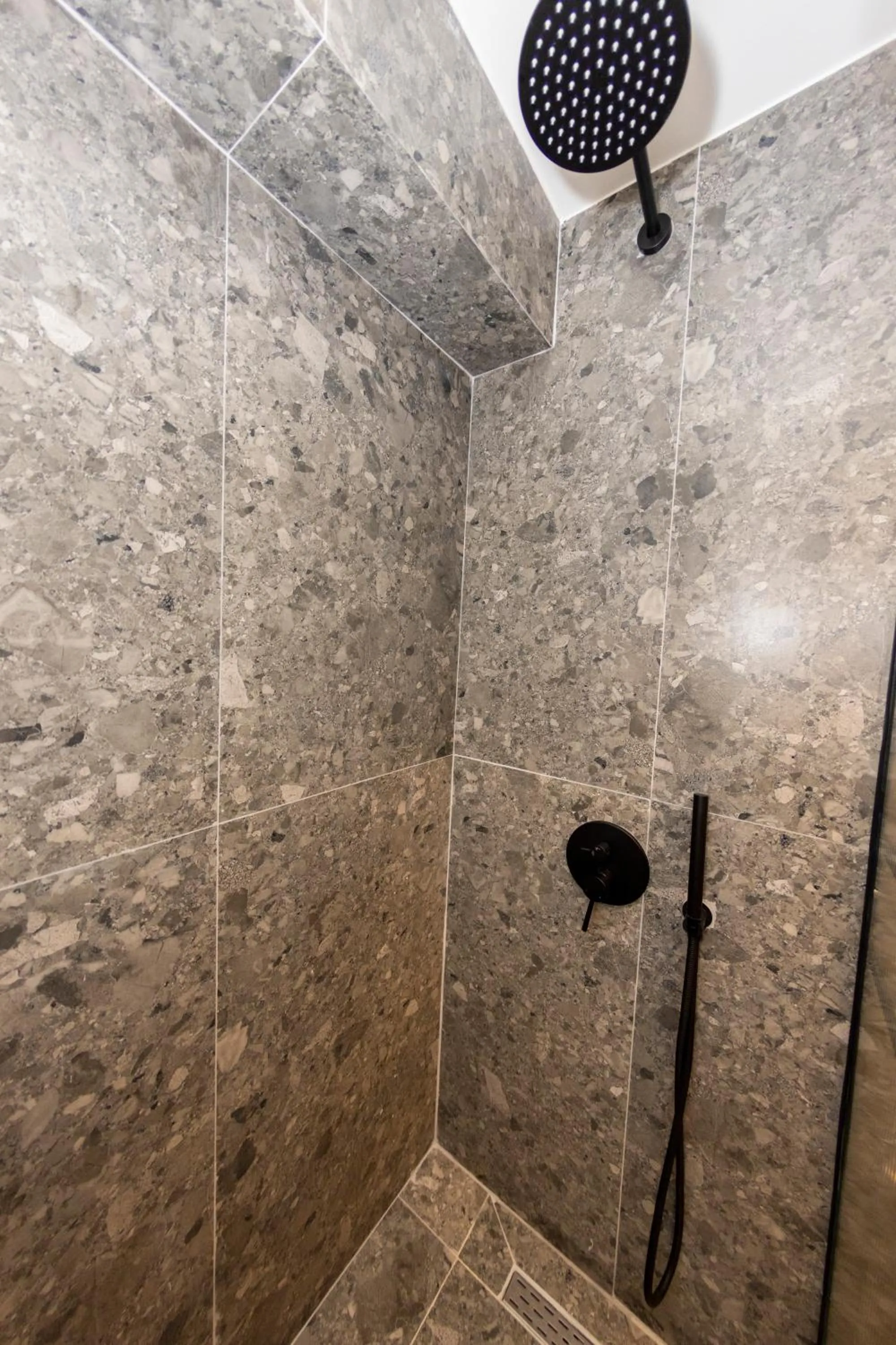 Centrally Stylish Suite by Acropolis